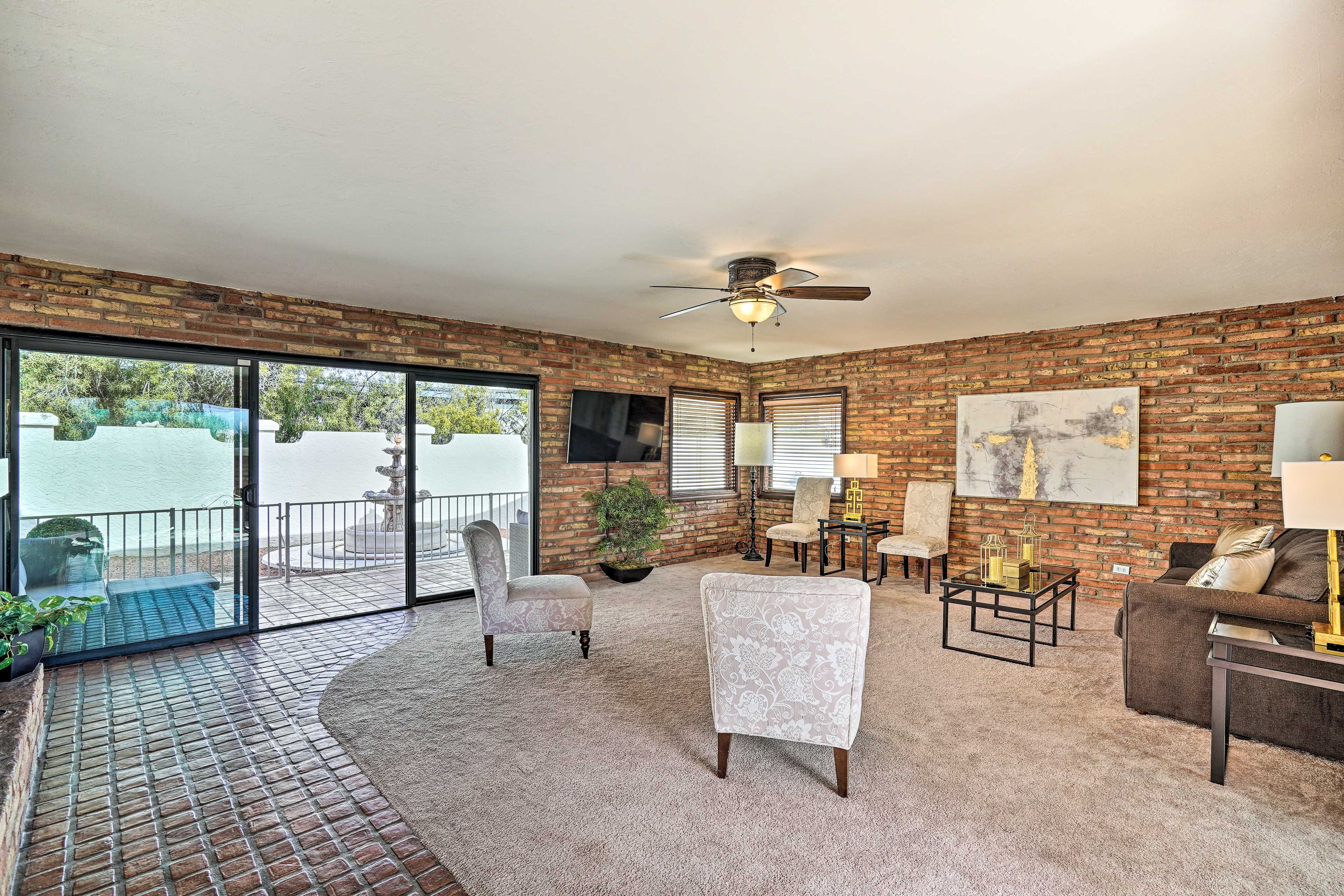 Living Room | Main Floor | Smart TV w/ Cable