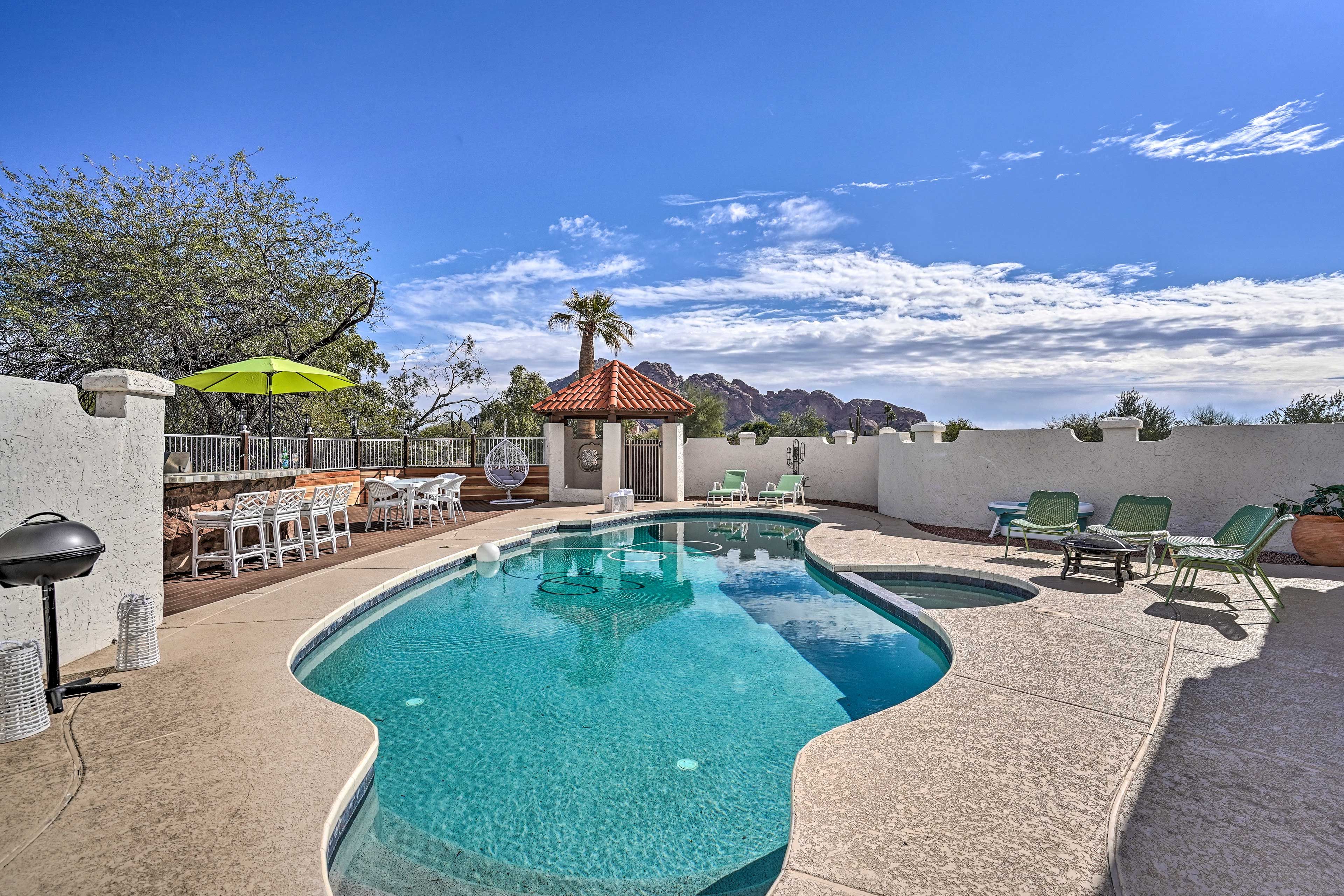 Private Outdoor Pool | Heated w/ Fee