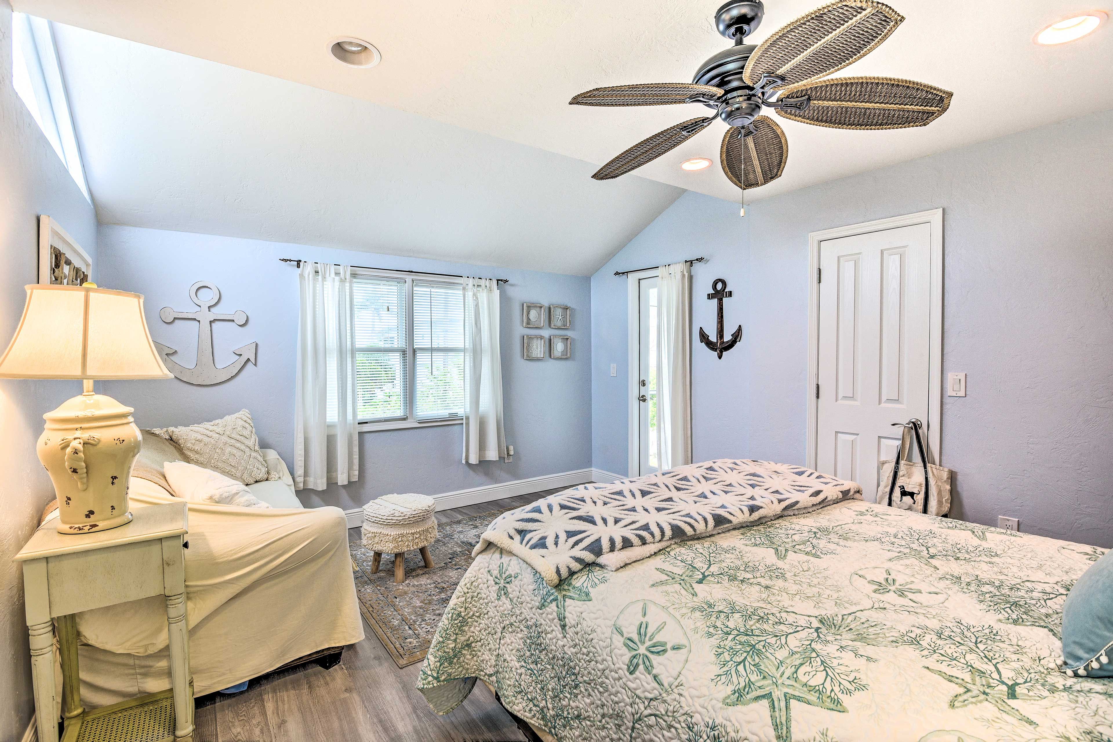 Bedroom 2 | Hangers