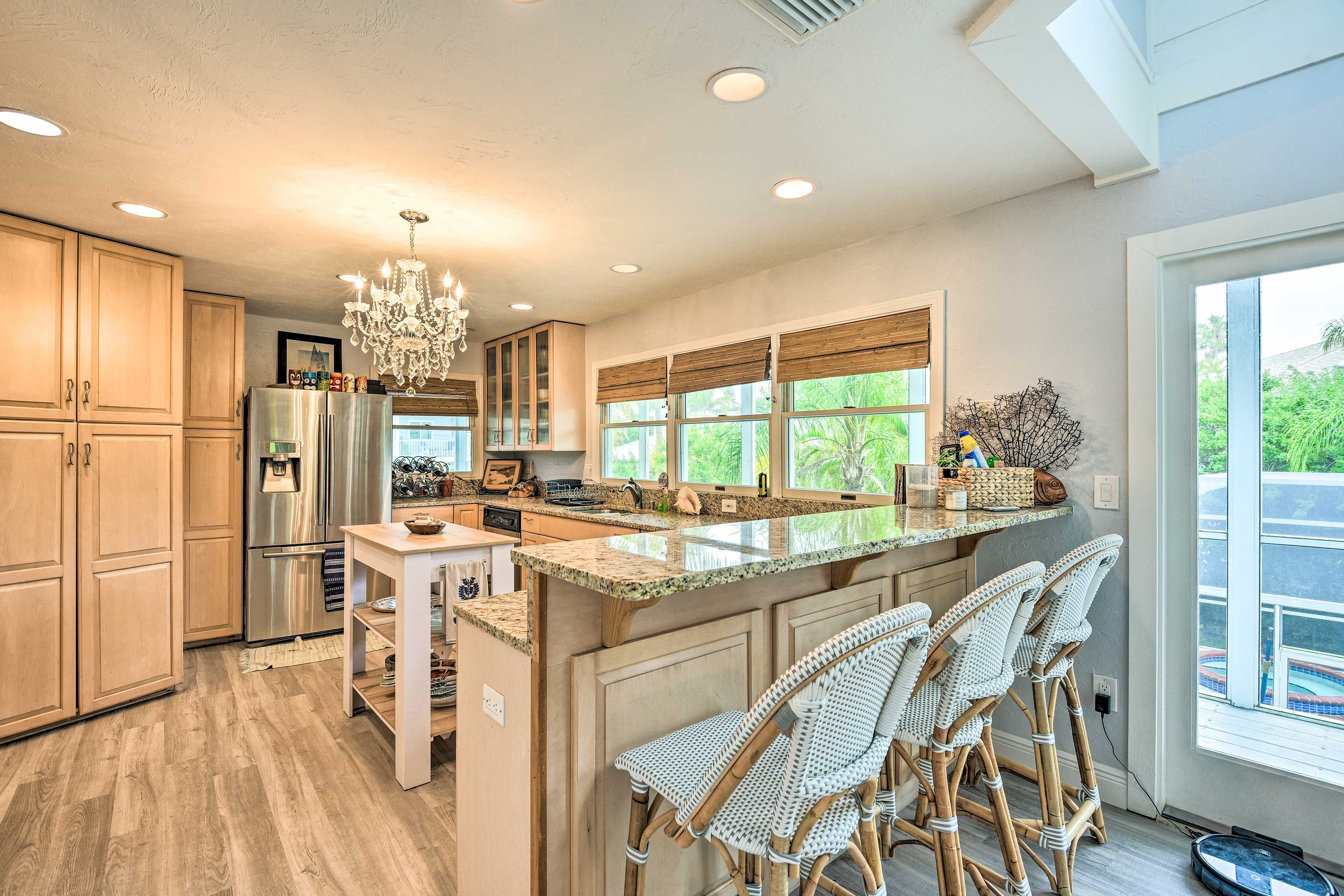 Fully Equipped Kitchen | Main Level