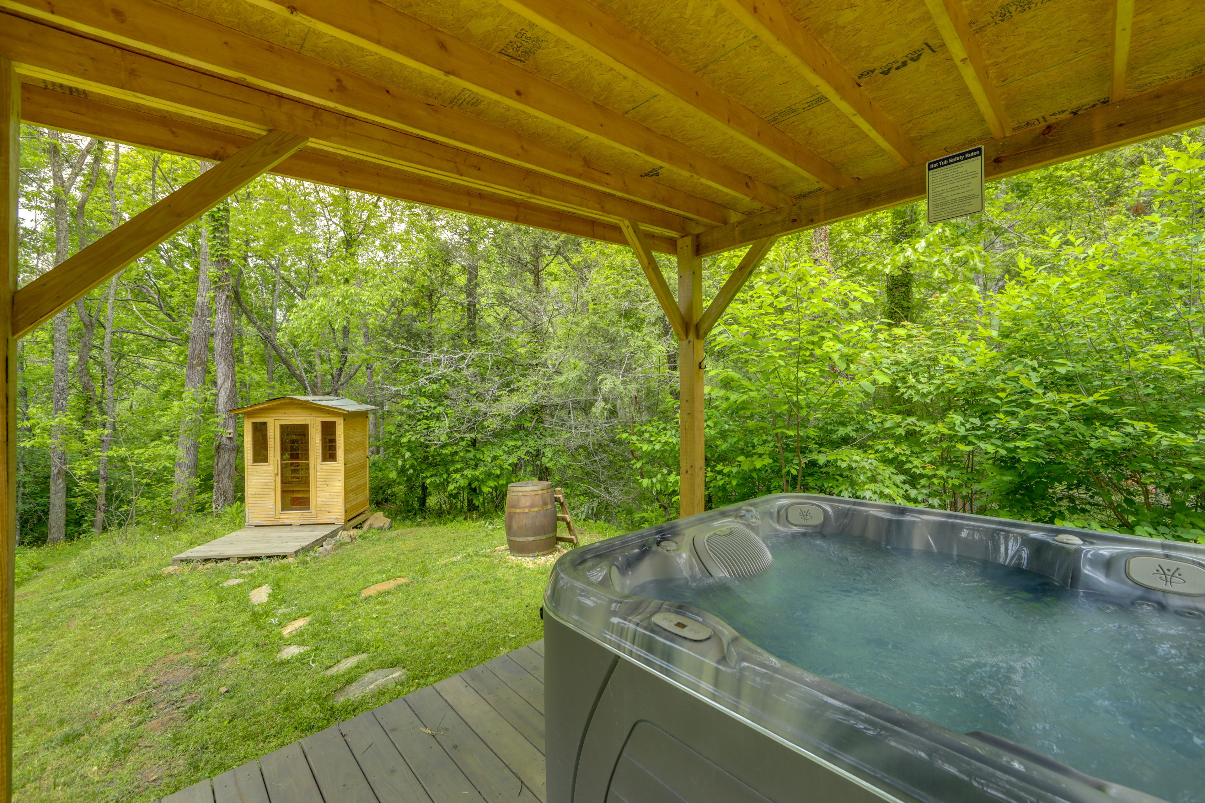 Hot Tub | Sauna