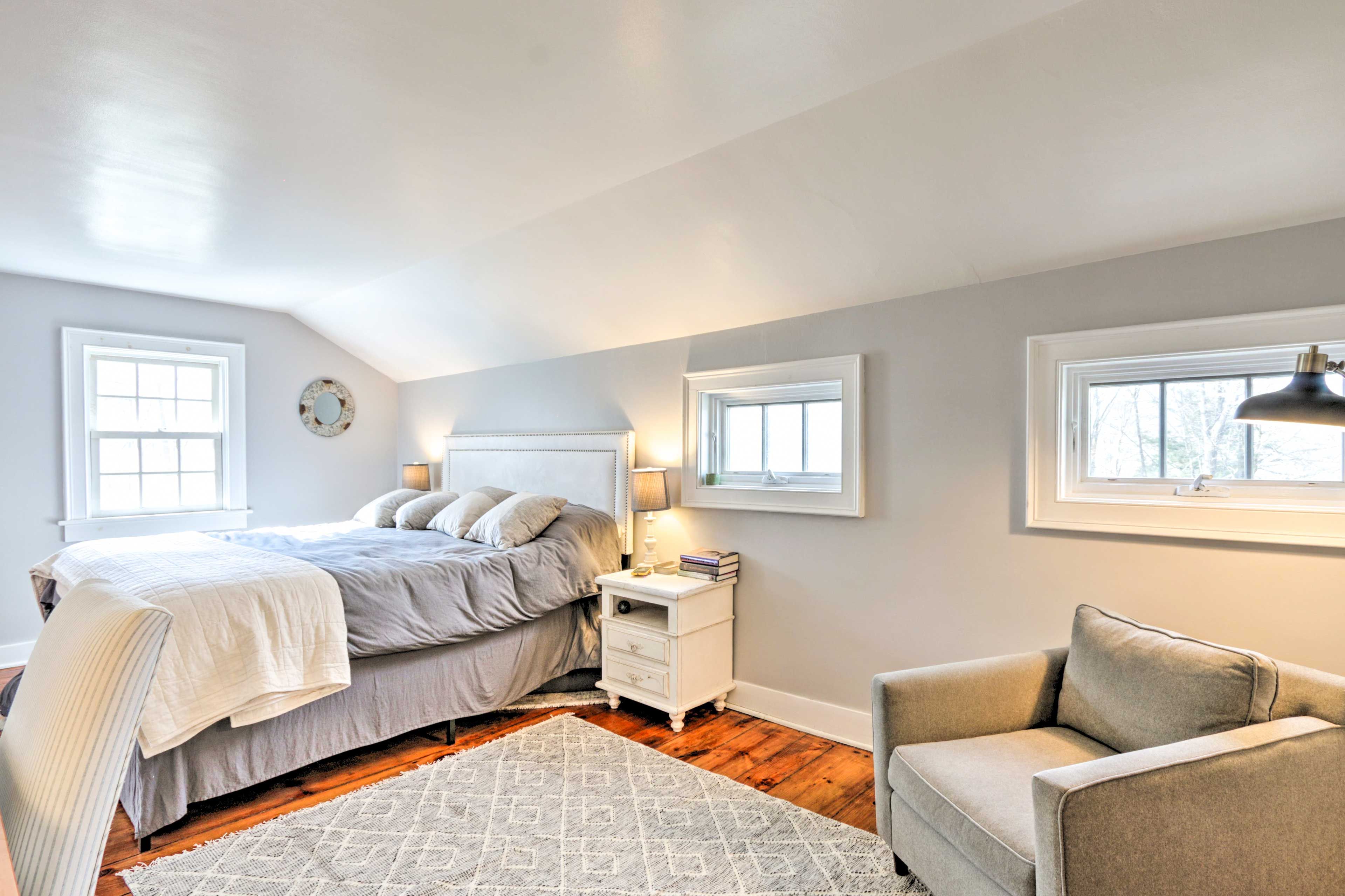 Bedroom 1 | King Bed | En-Suite Bathroom | 2nd Floor