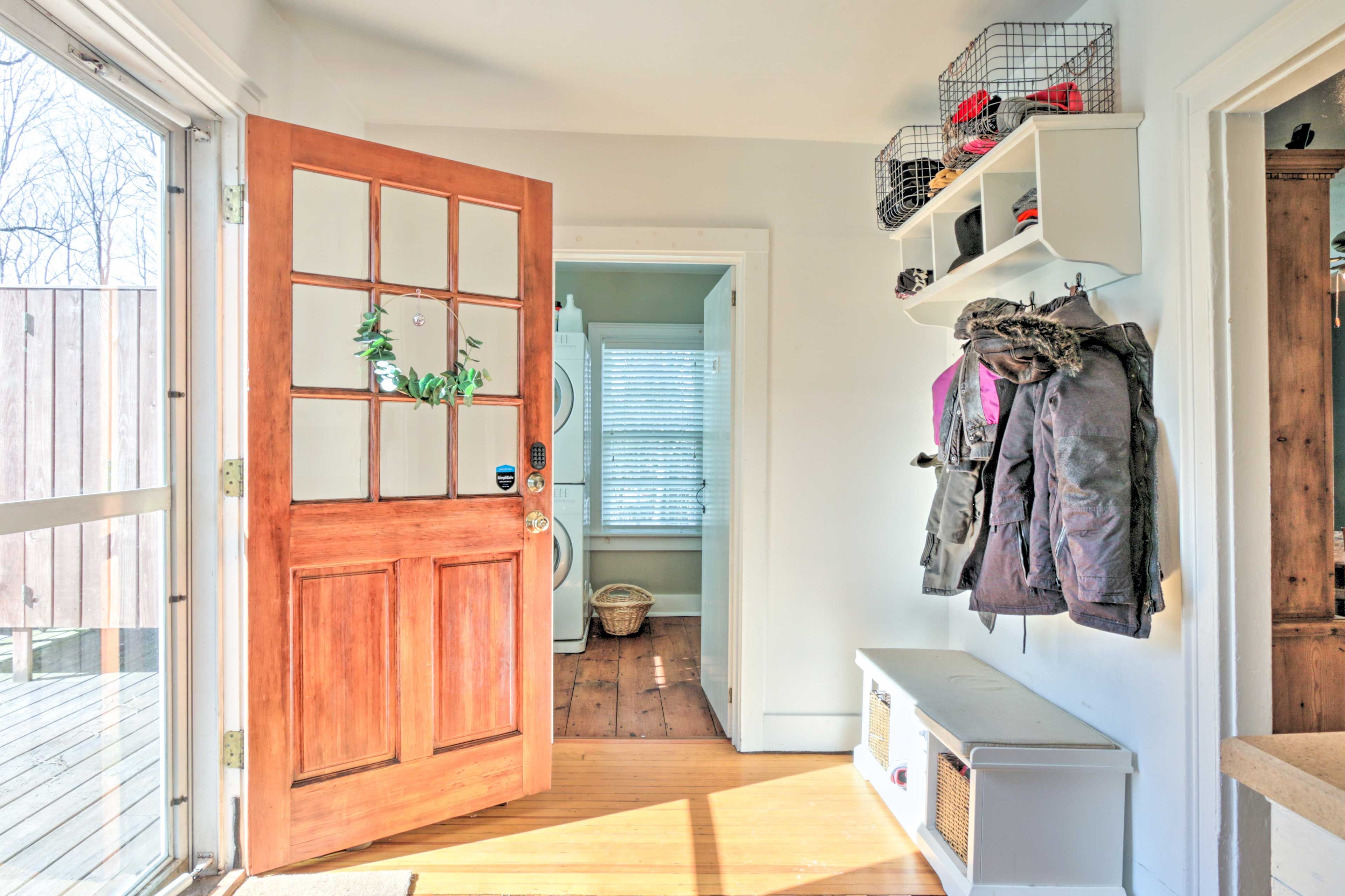 Entrance | Keyless Entry | 1st Floor