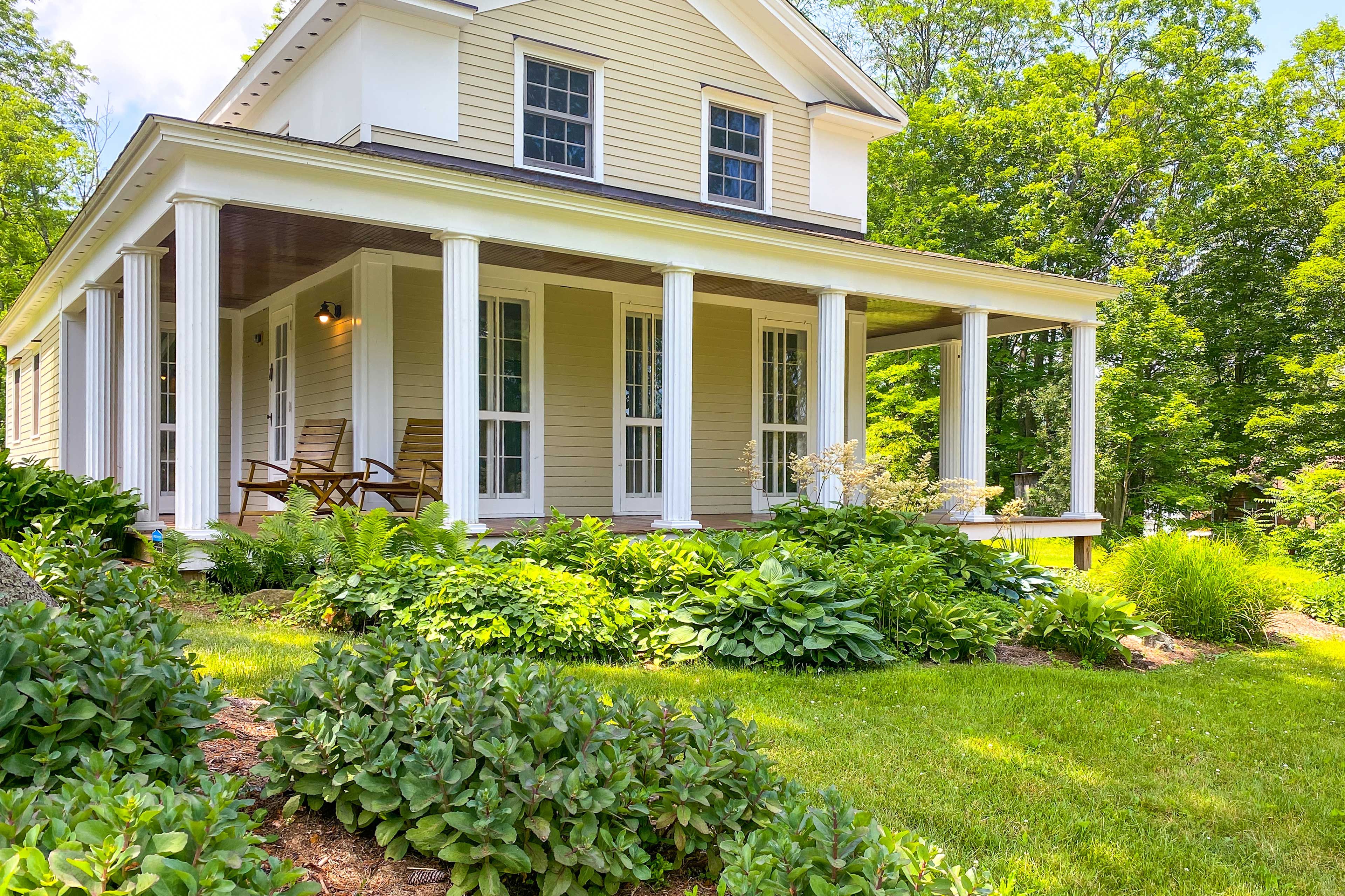 Sharon Vacation Rental | 3BR | 2BA | 1,500 Sq Ft | 1 Step Required to Enter