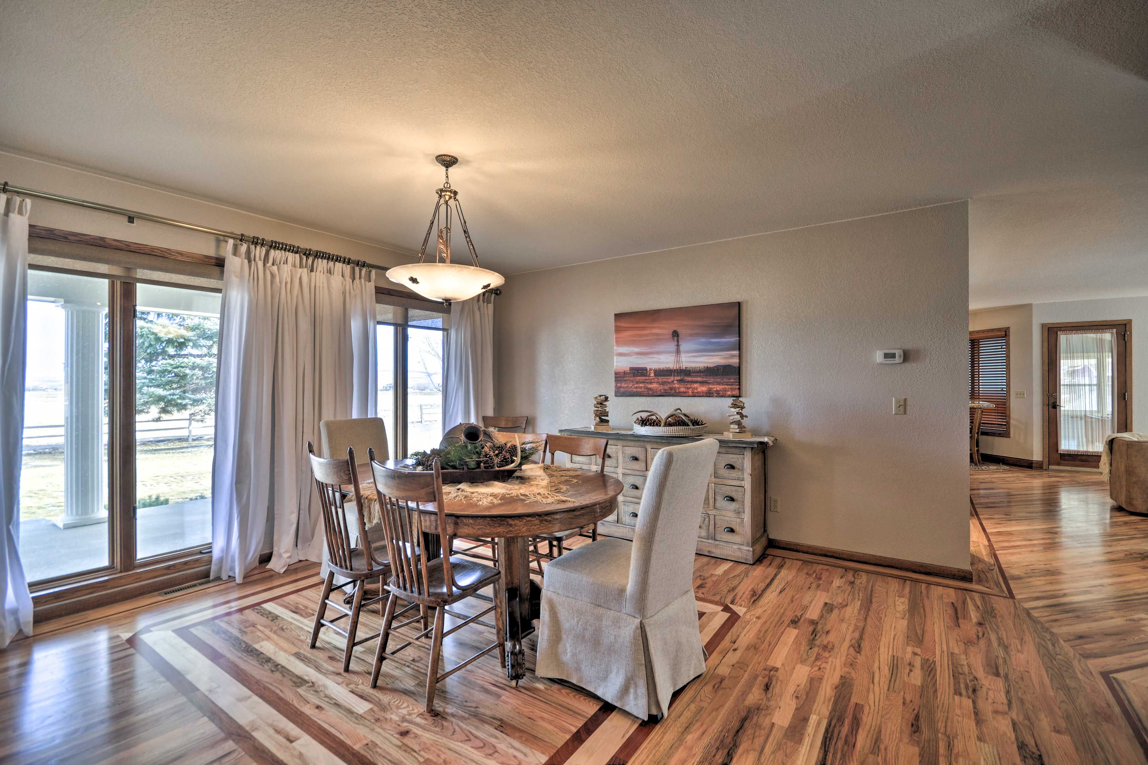 Dining Area | Dishware Provided