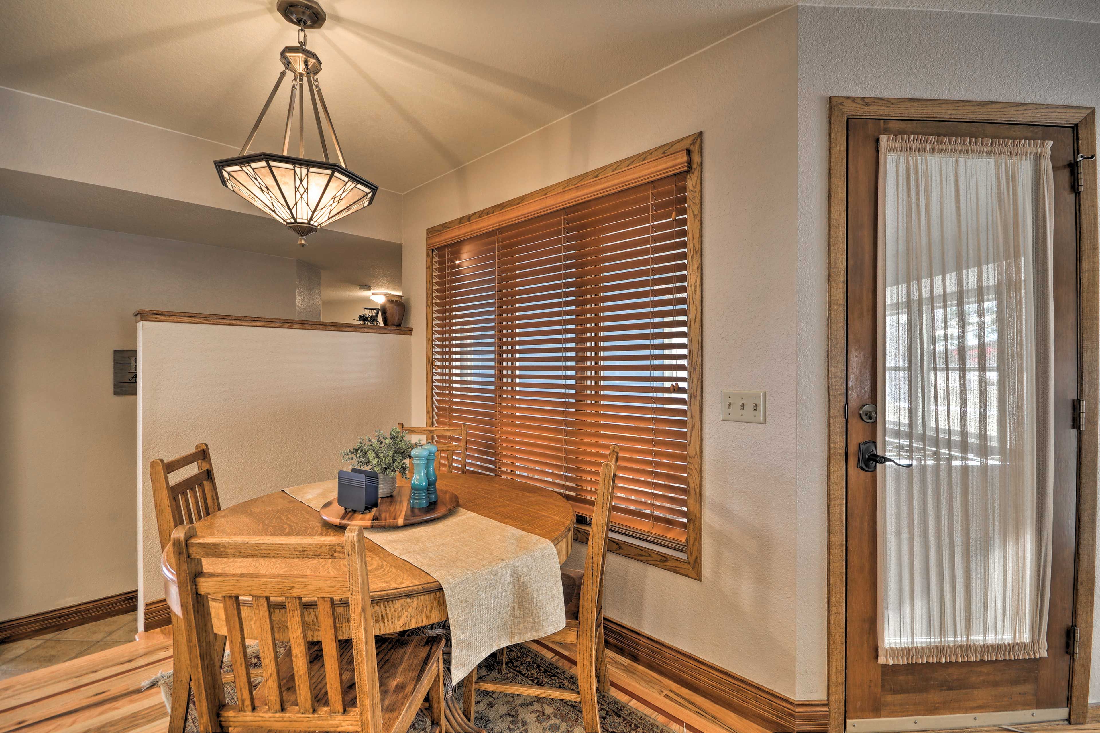 Breakfast Nook | High Chair