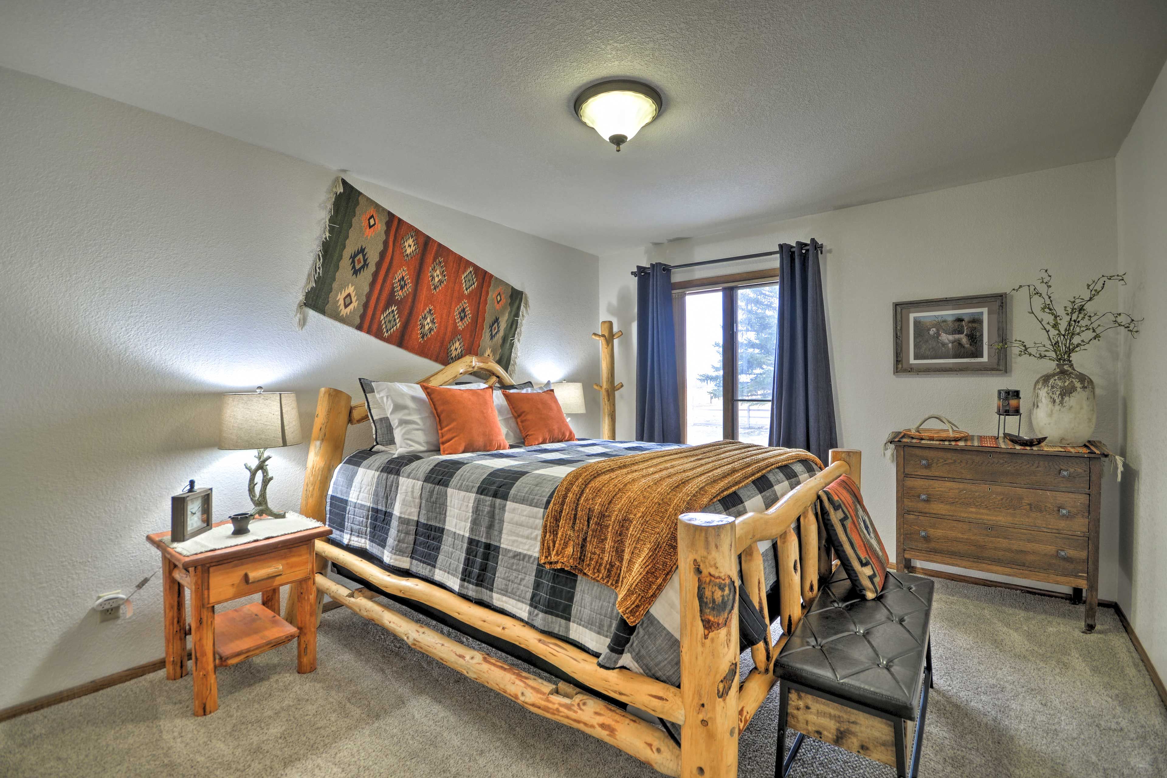 Bedroom 3 | Queen Bed