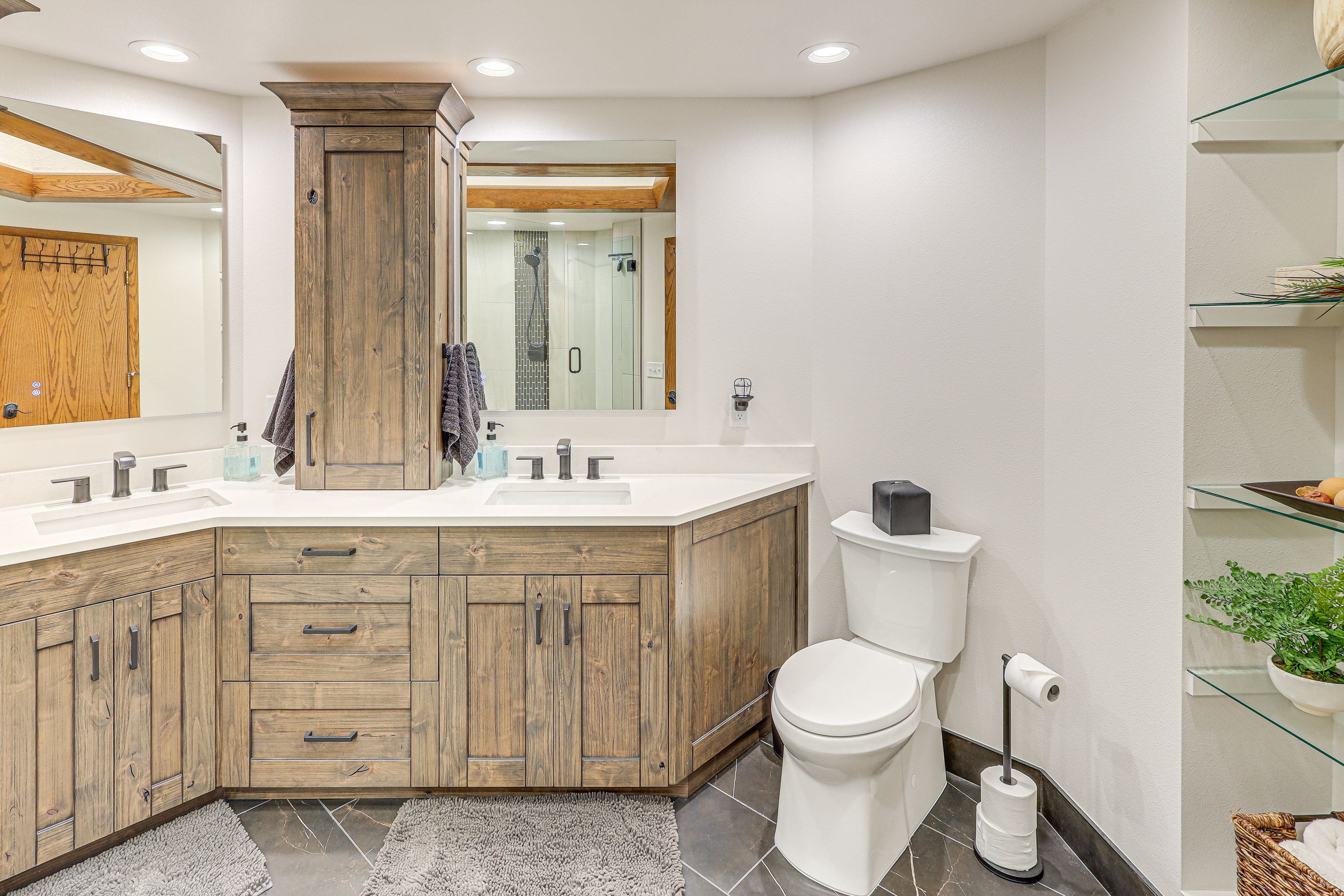En-Suite Bathroom | Towels Provided | Complimentary Toiletries