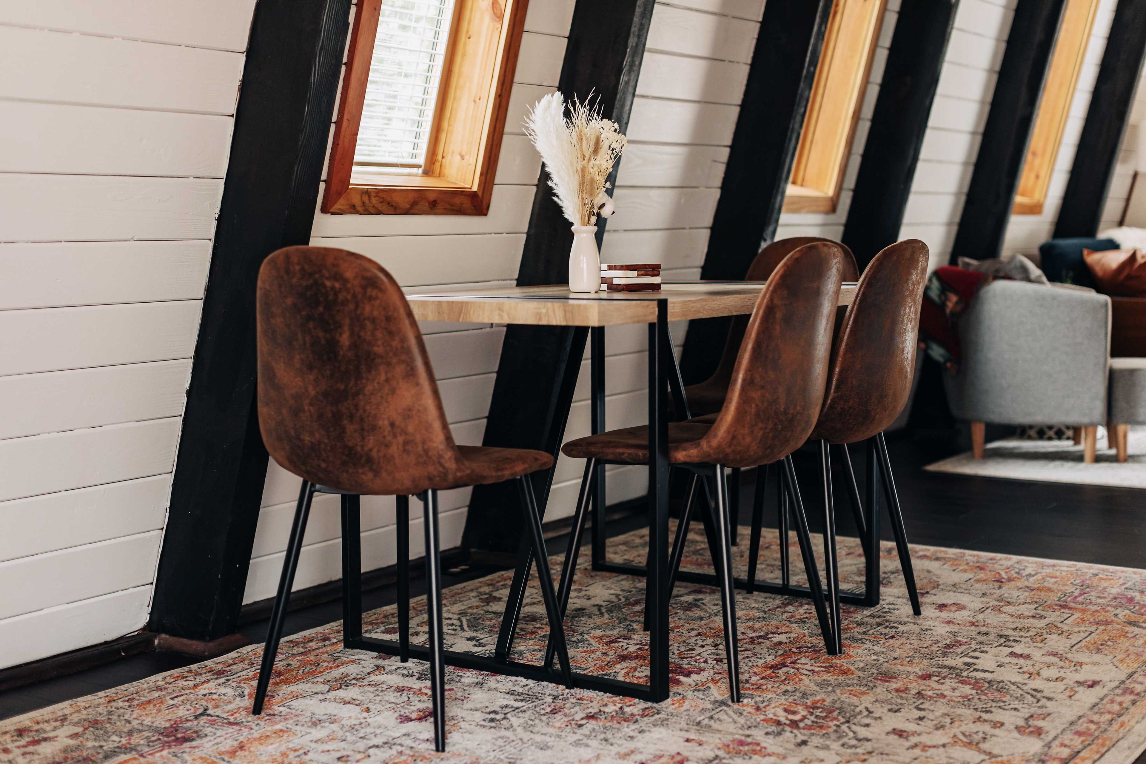 Dining Area | Dishware Provided