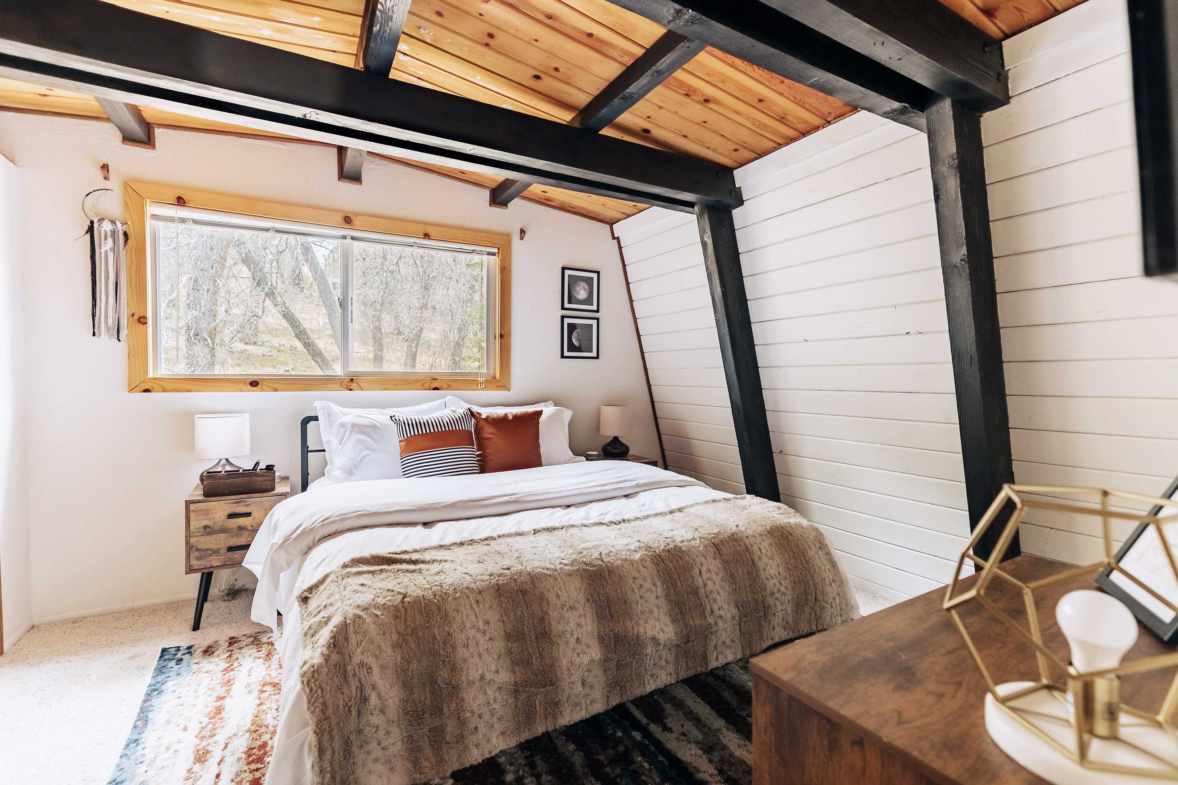 Bedroom 1 | Upper Level | Queen Bed