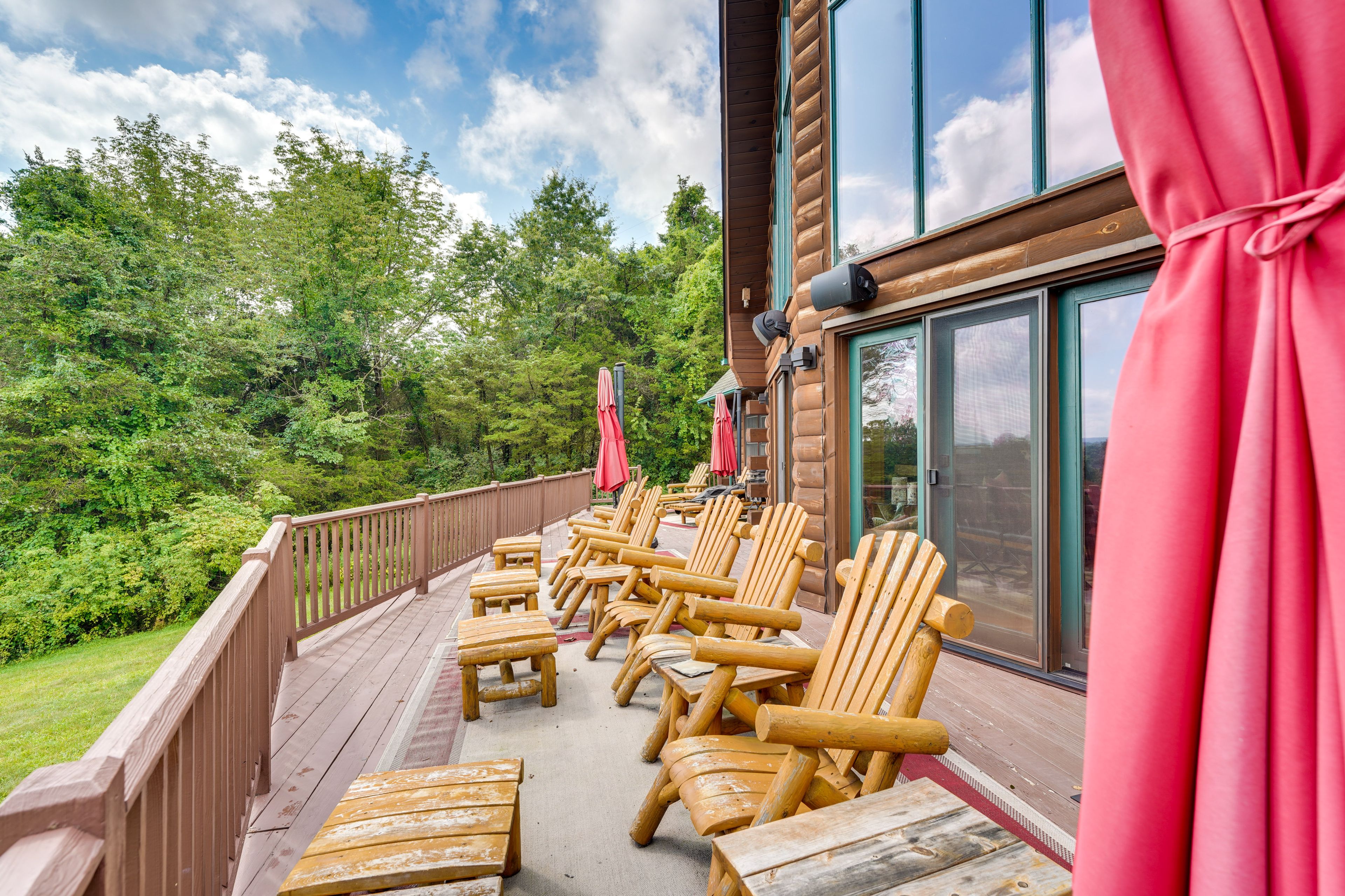 Deck | Views | Outdoor Seating
