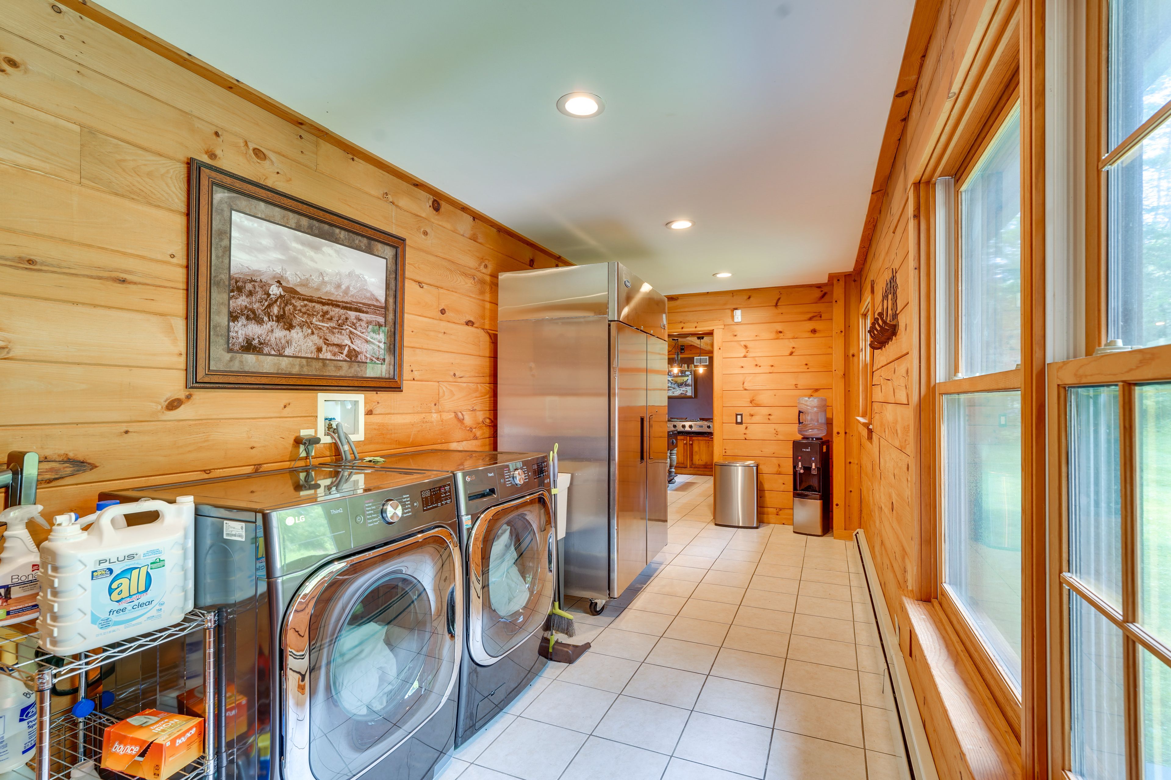 Laundry Area | Detergent Provided