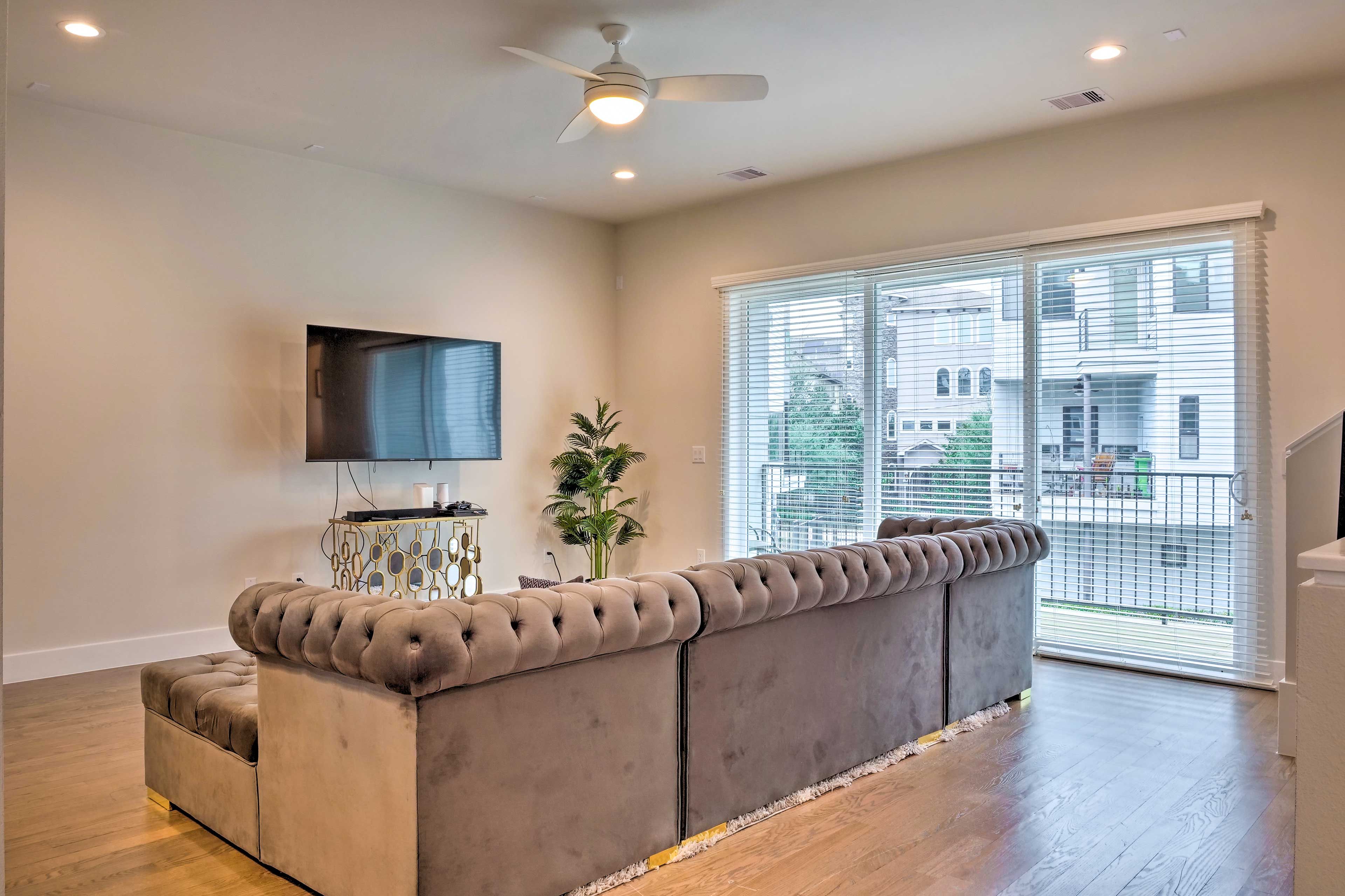 General | 3 Floors | Free WiFi | Central Air Conditioning