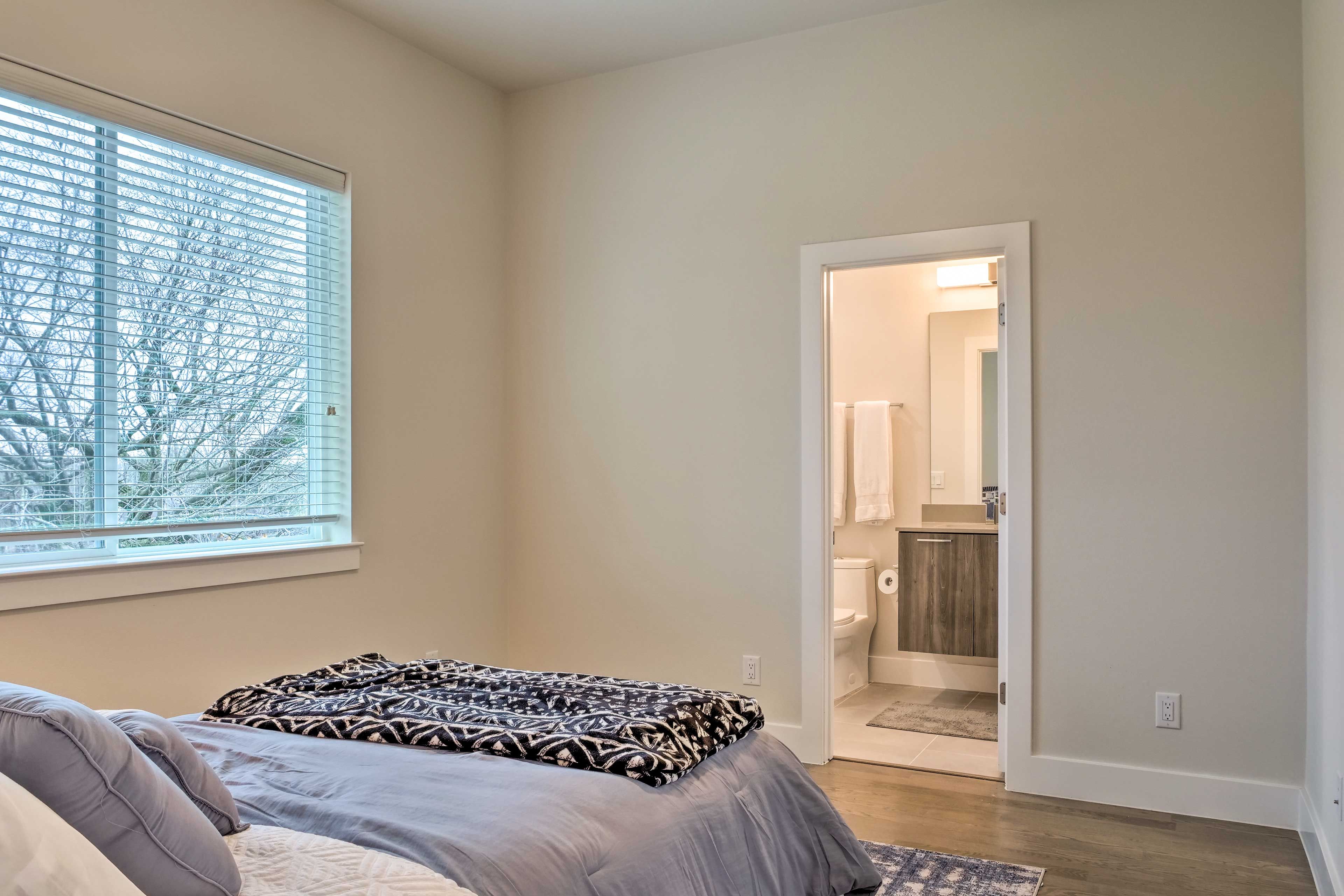 Bedroom 2 | En-Suite Bathroom