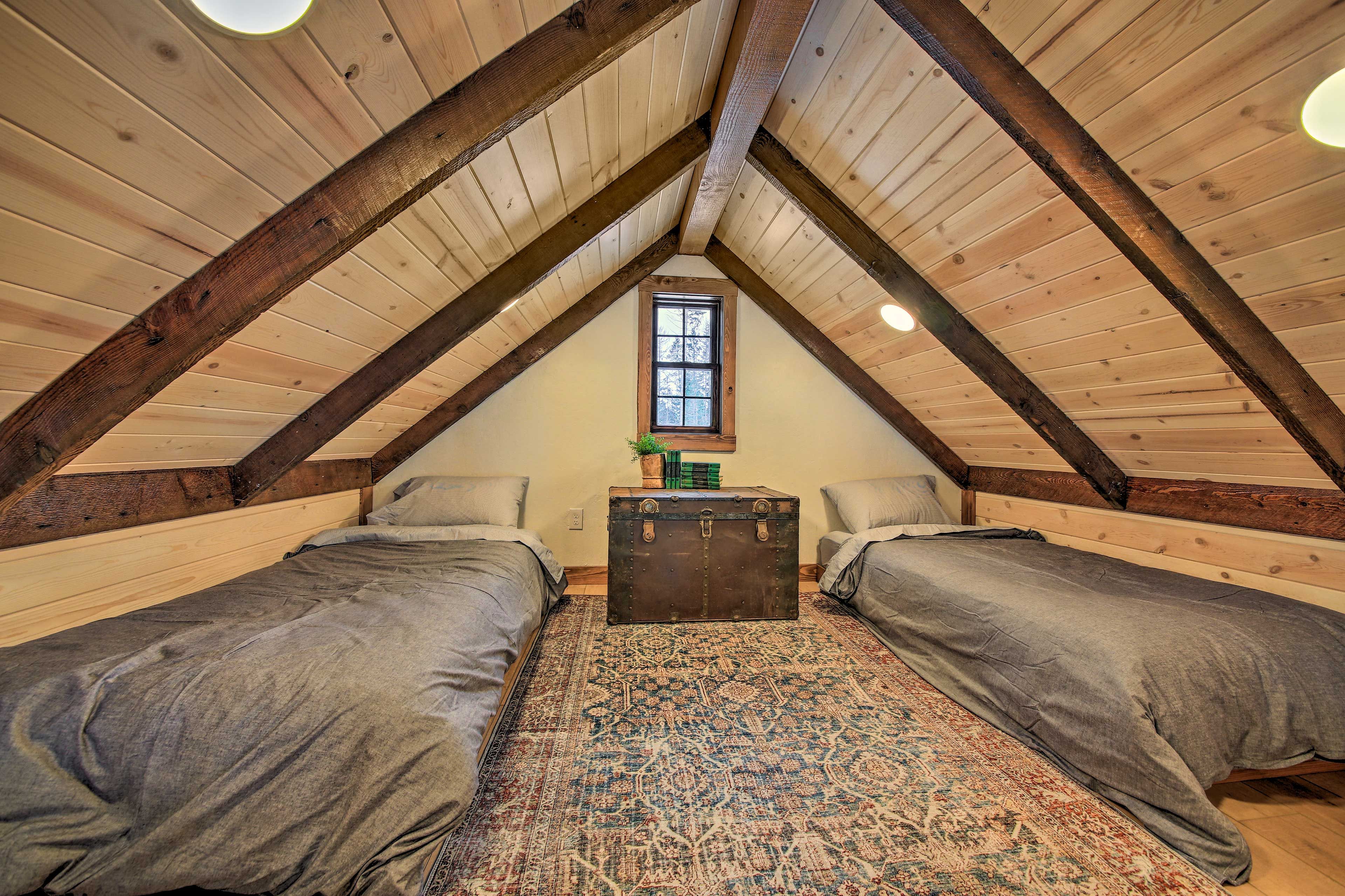 Loft | 2 Twin Beds | Upper Level | Ladder Required for Access