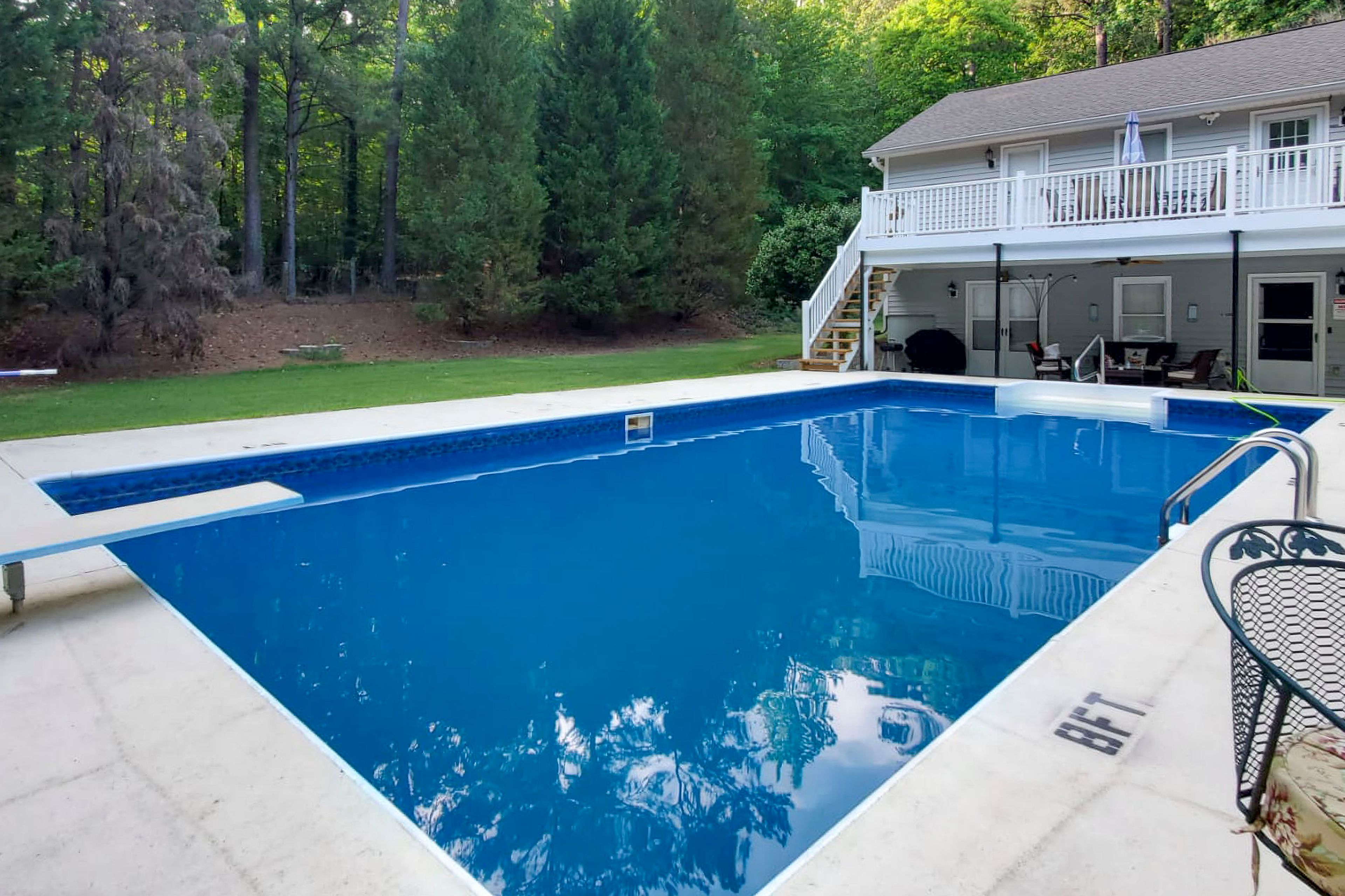 Seasonal Pool | Depth: 4' - 8'