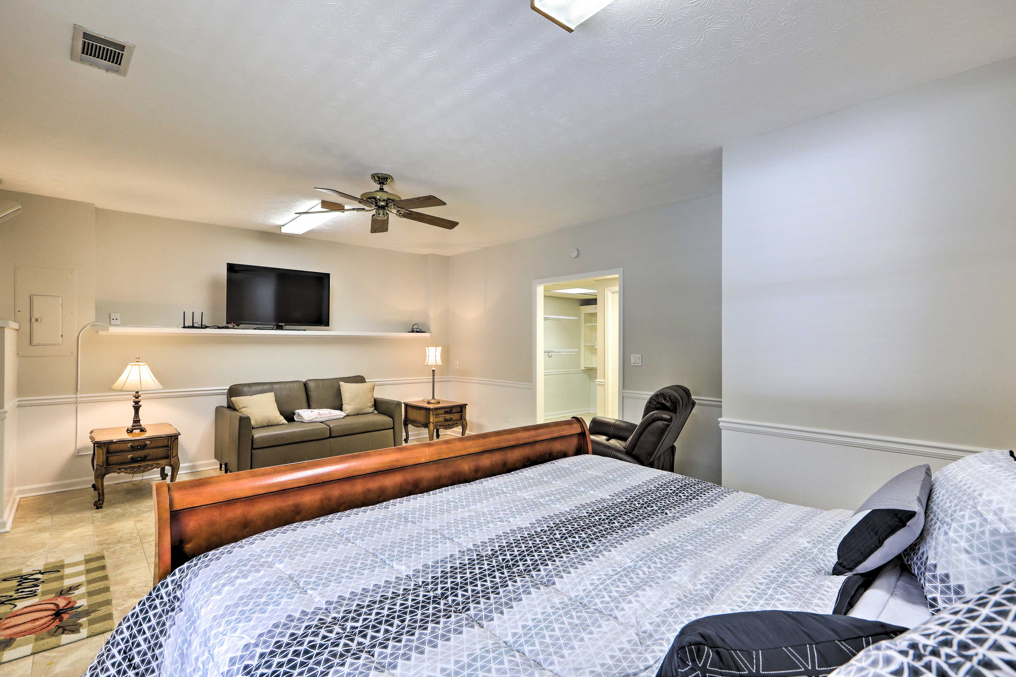 Bedroom 1 | Linens & Towels