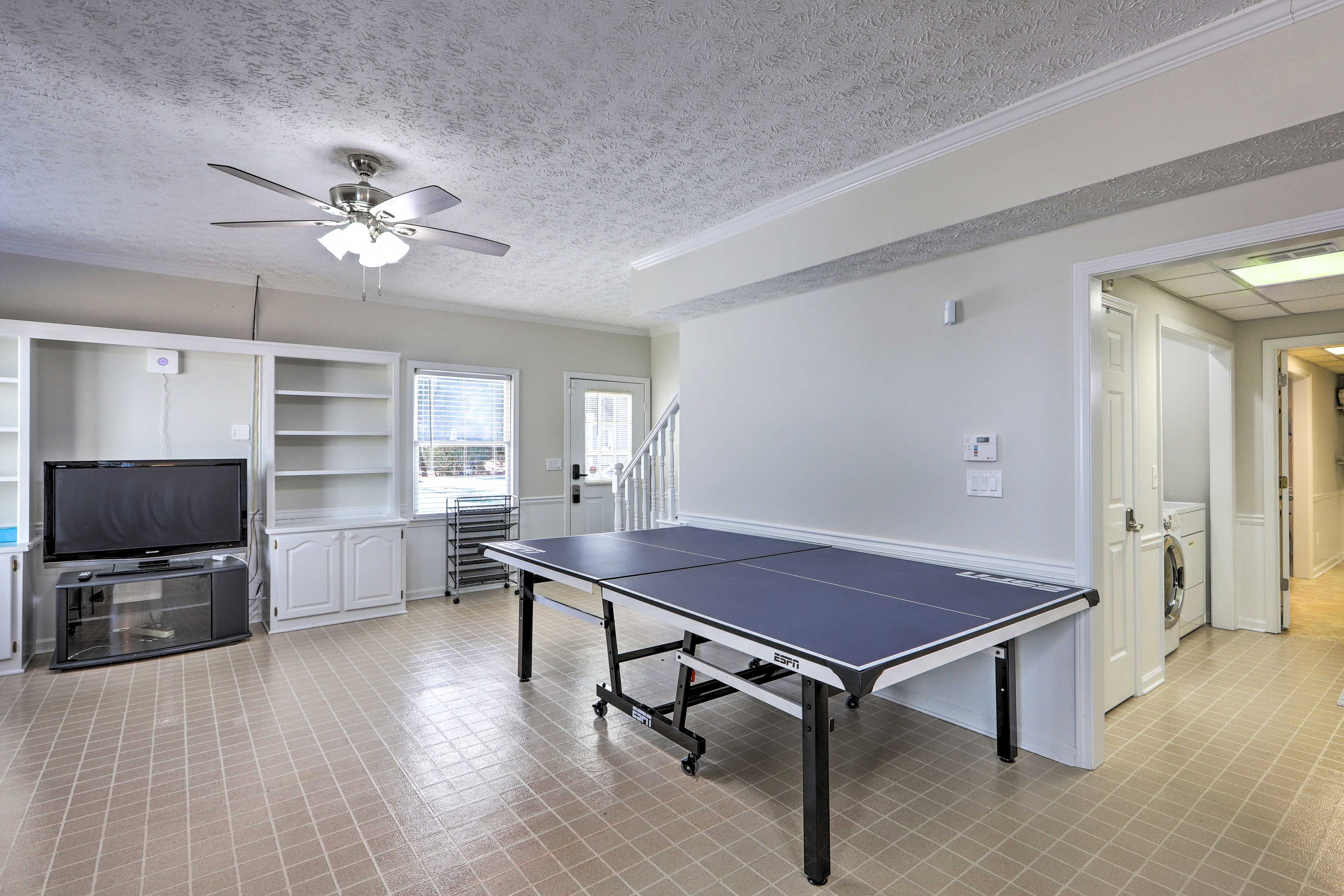 Game Room | Smart TV w/ Cable