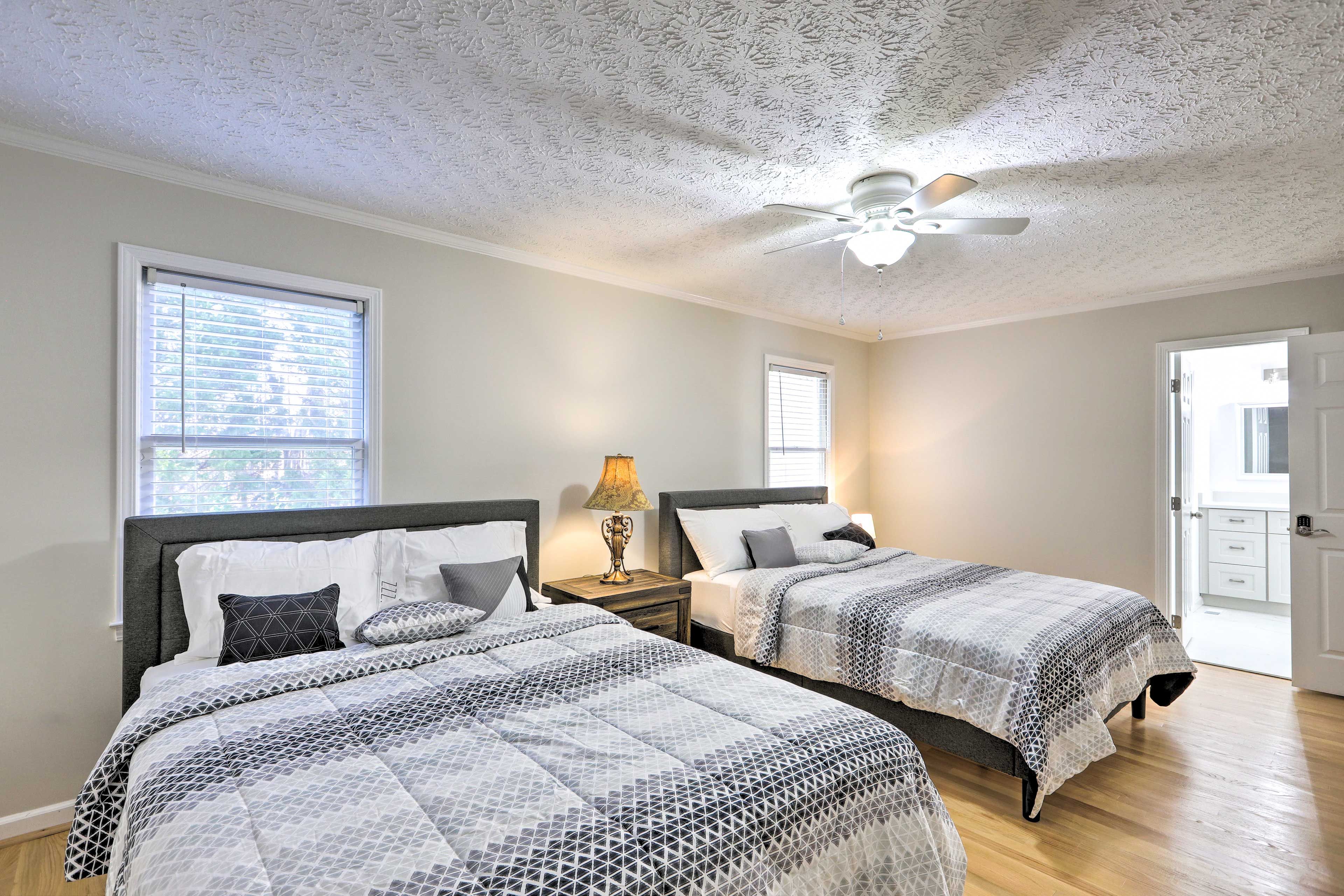 Bedroom 2 | Hangers