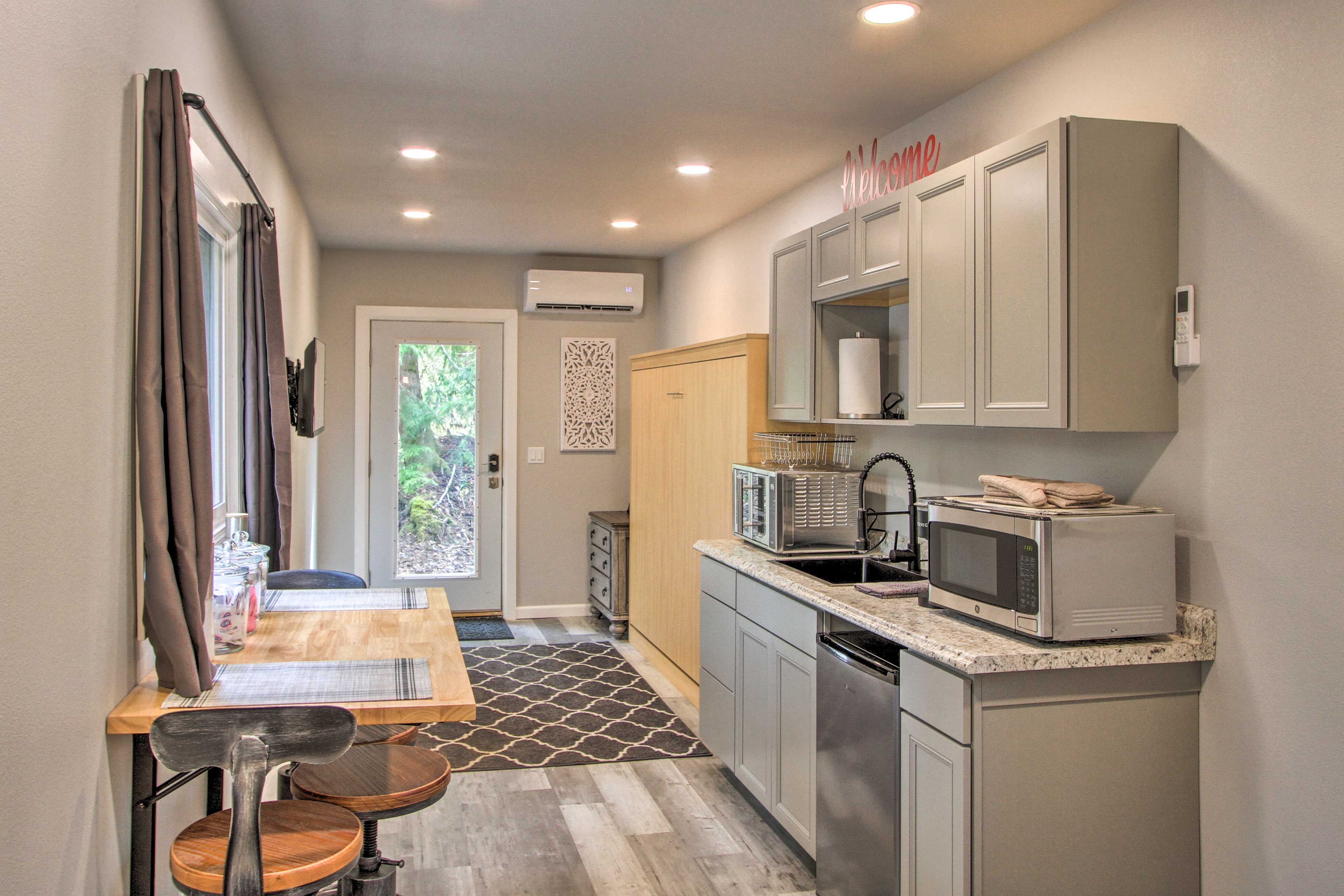 Kitchenette | Well-Equipped