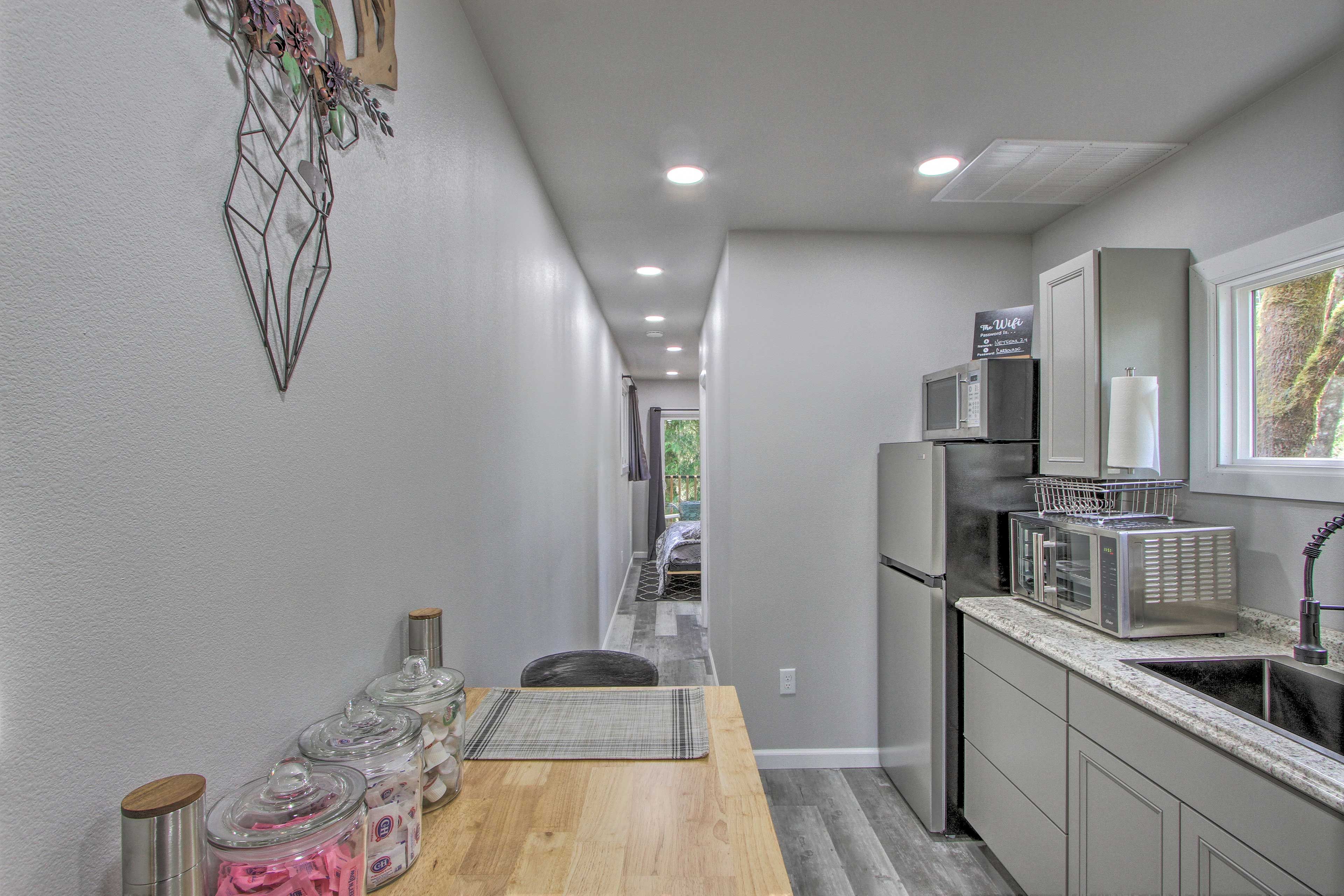 Kitchenette | Medium-Sized Fridge