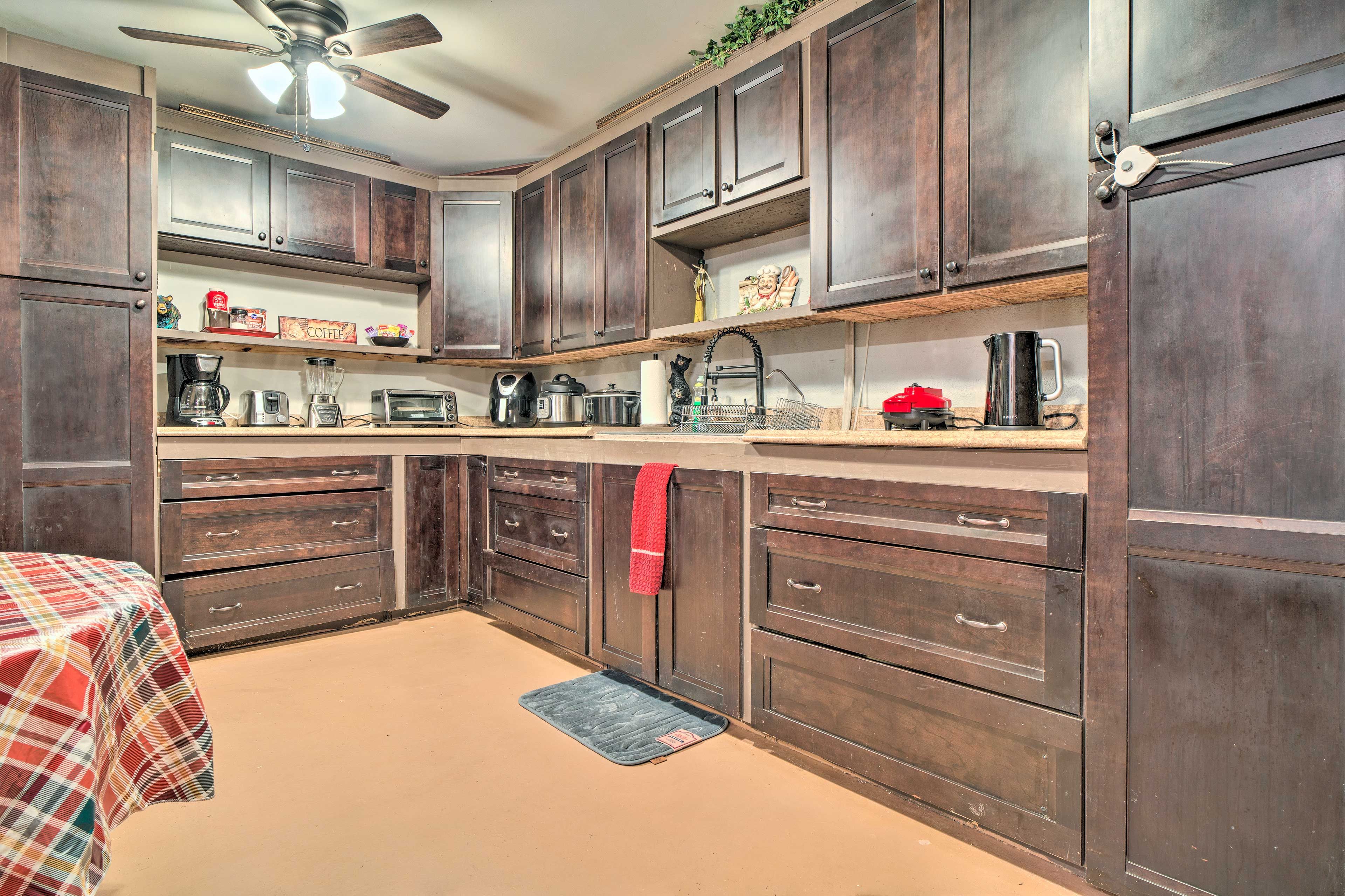 Well-Equipped Kitchen | Trash Bags & Paper Towels