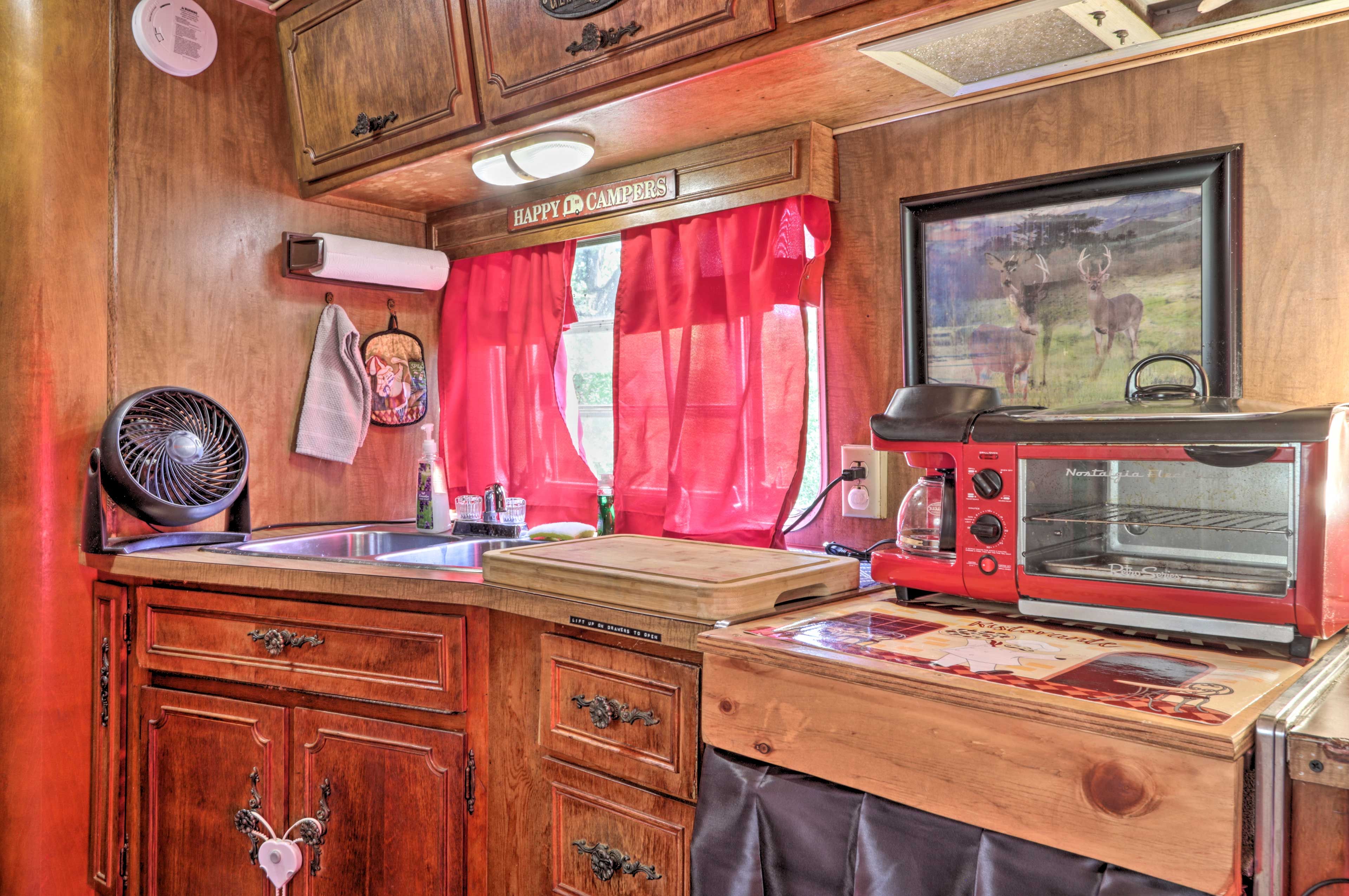 Well-Equipped Kitchenette