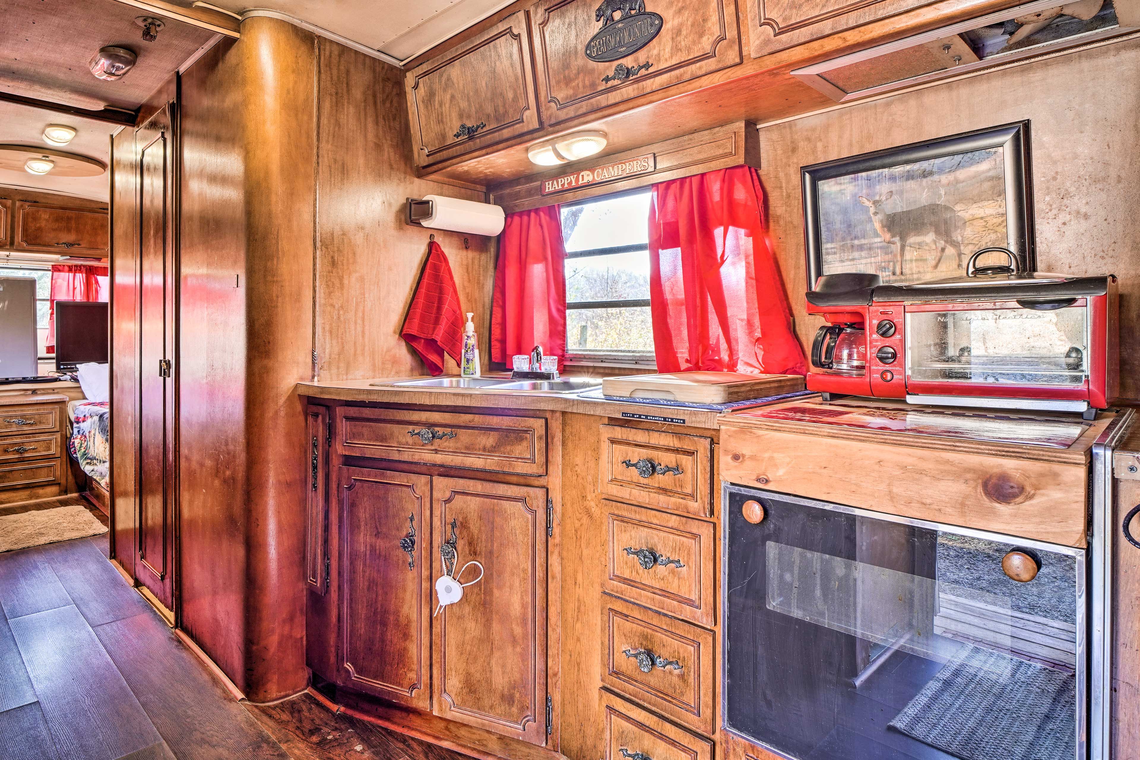 Well-Equipped Kitchenette