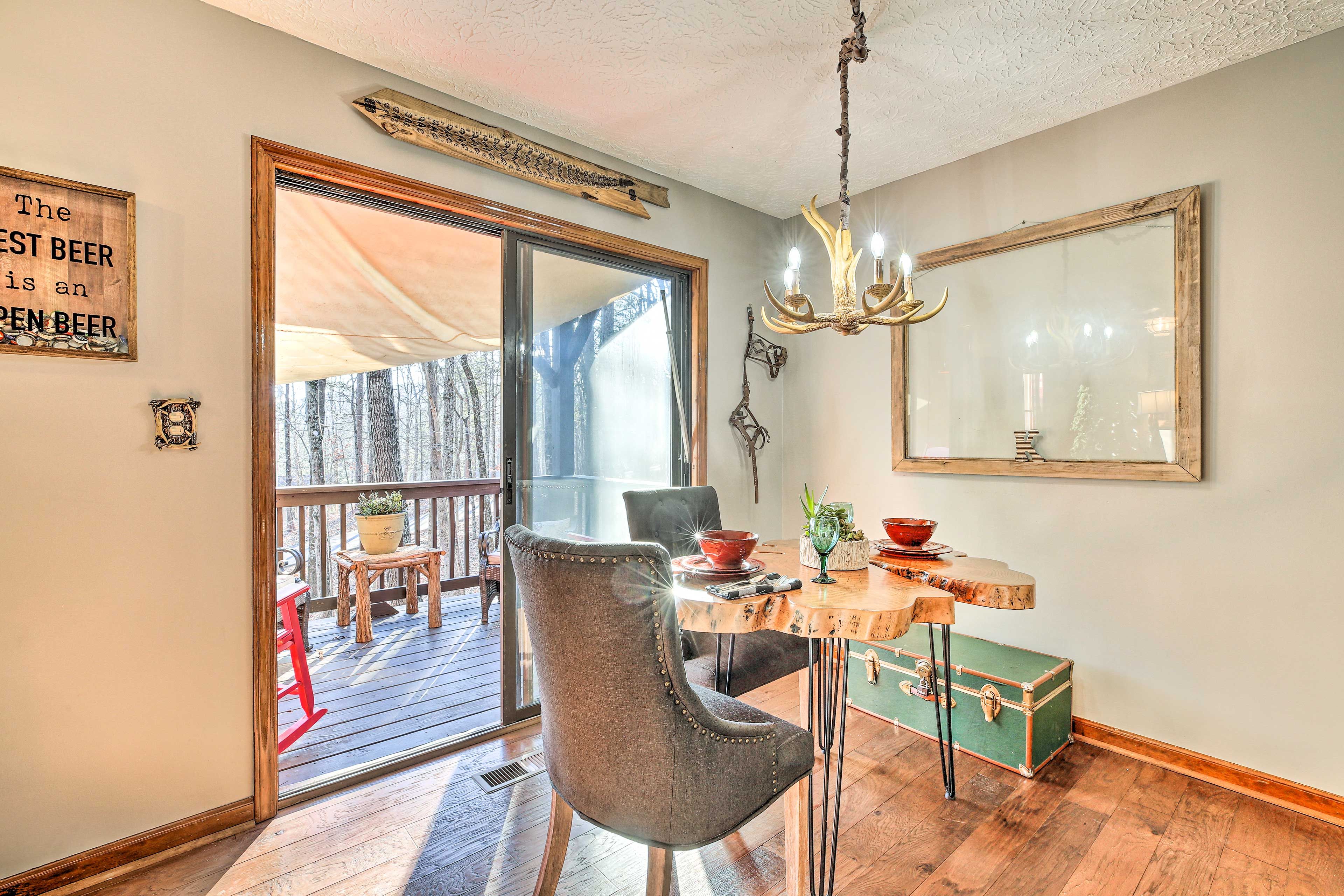 Dining Area | Dishware & Flatware Provided