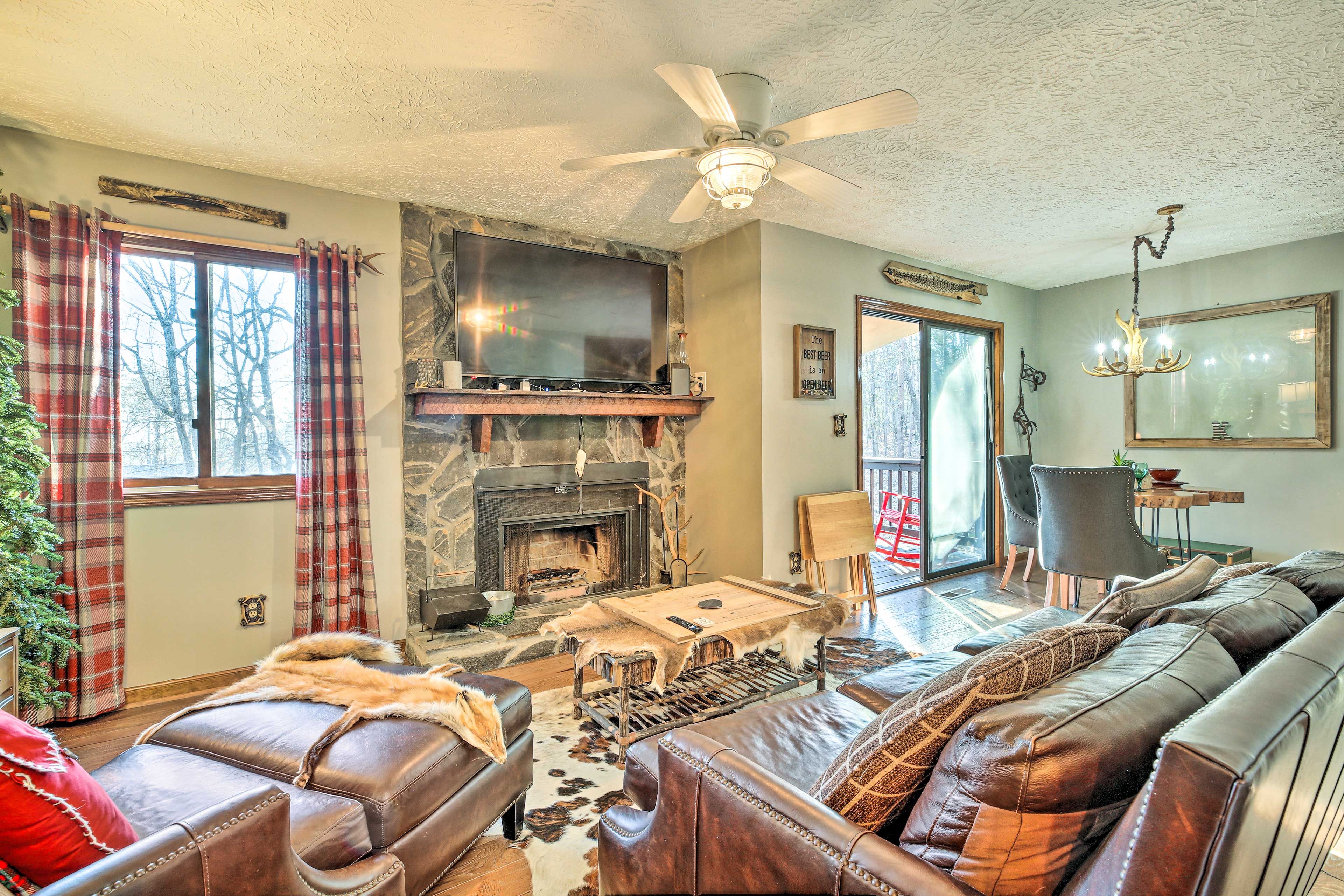 Waleska Vacation Rental | 1BR | 1BA | 684 Sq Ft | Stairs Required