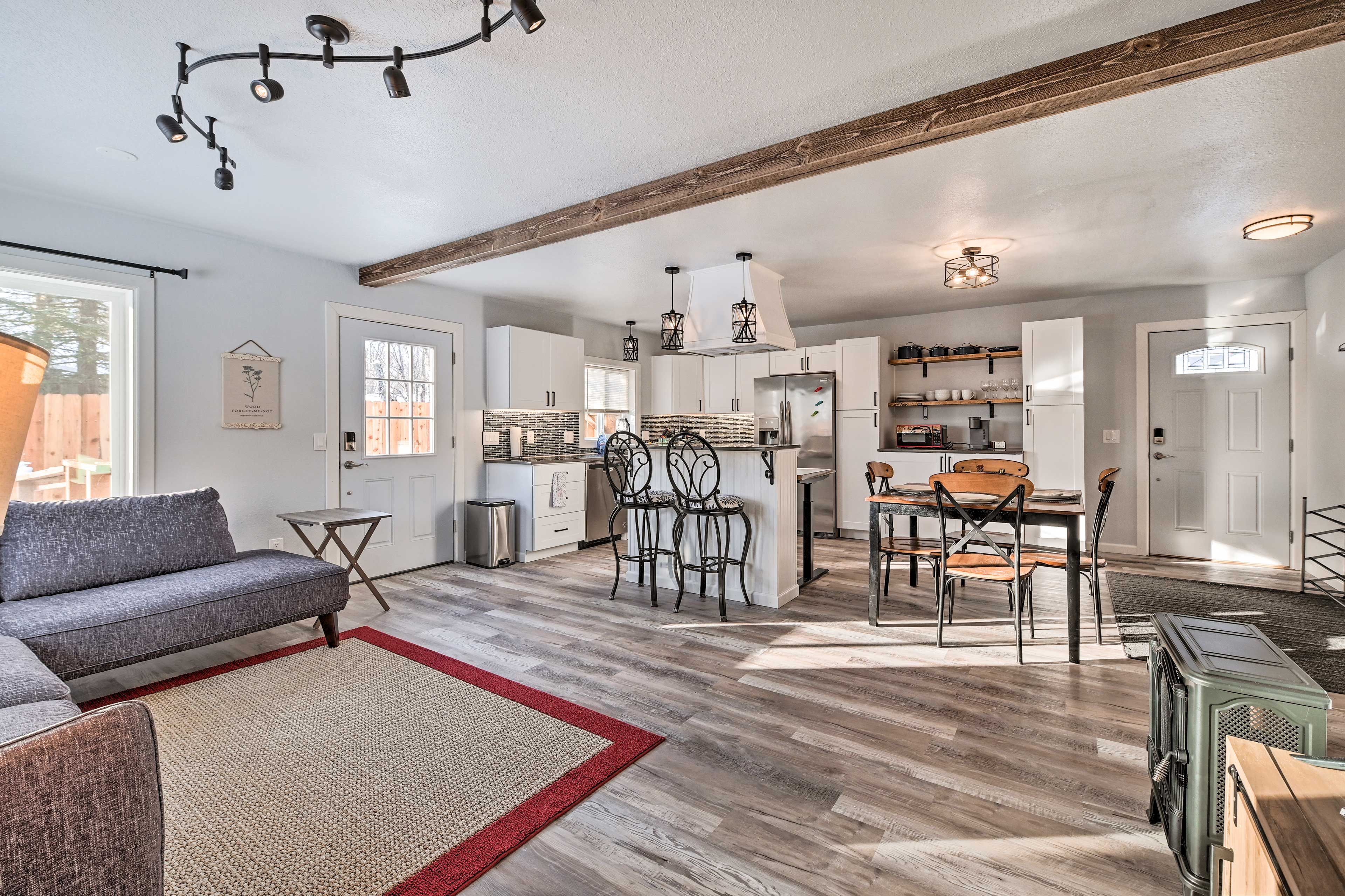 Living Room | Fireplace
