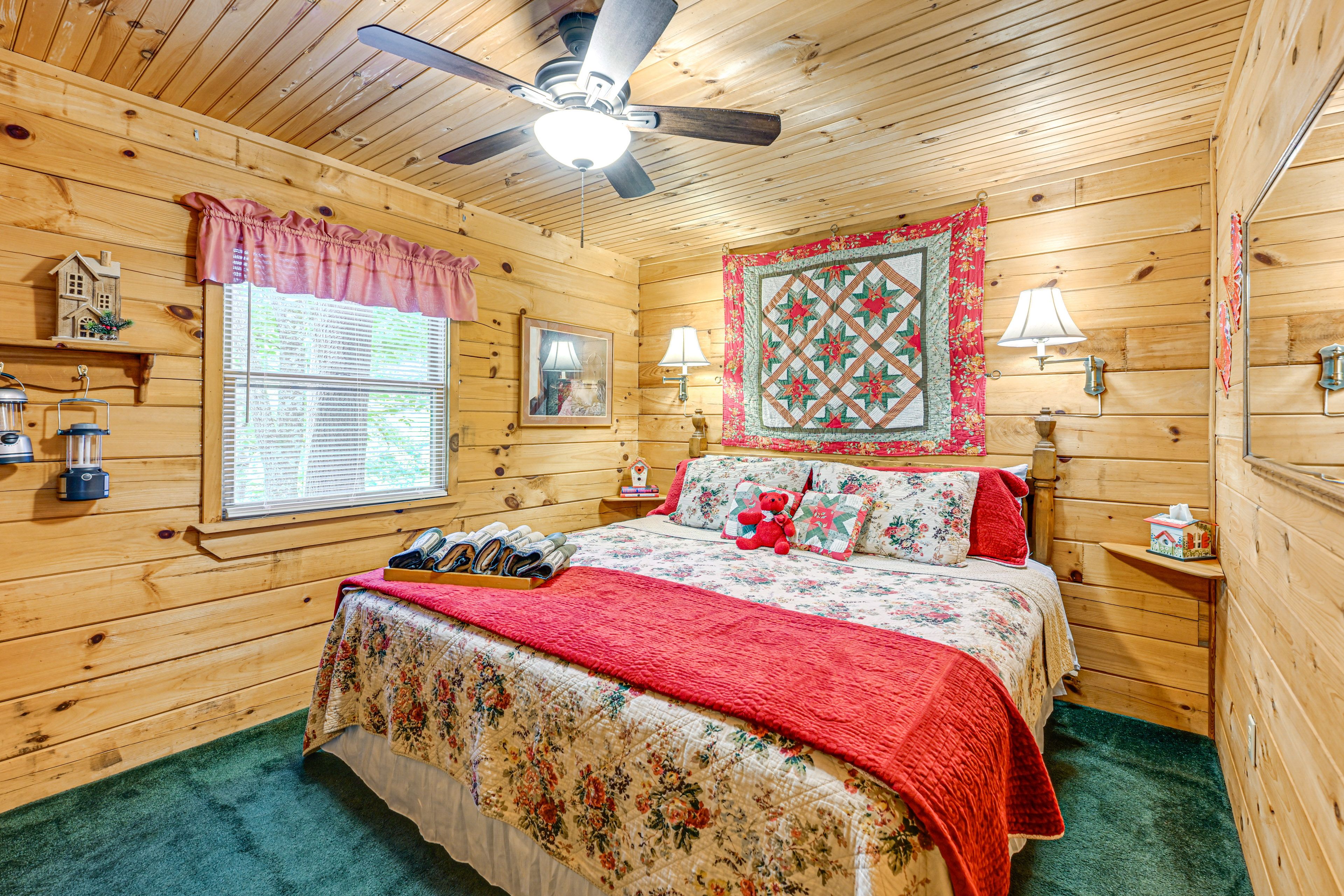 Bedroom 1 | King Bed | Linens Provided