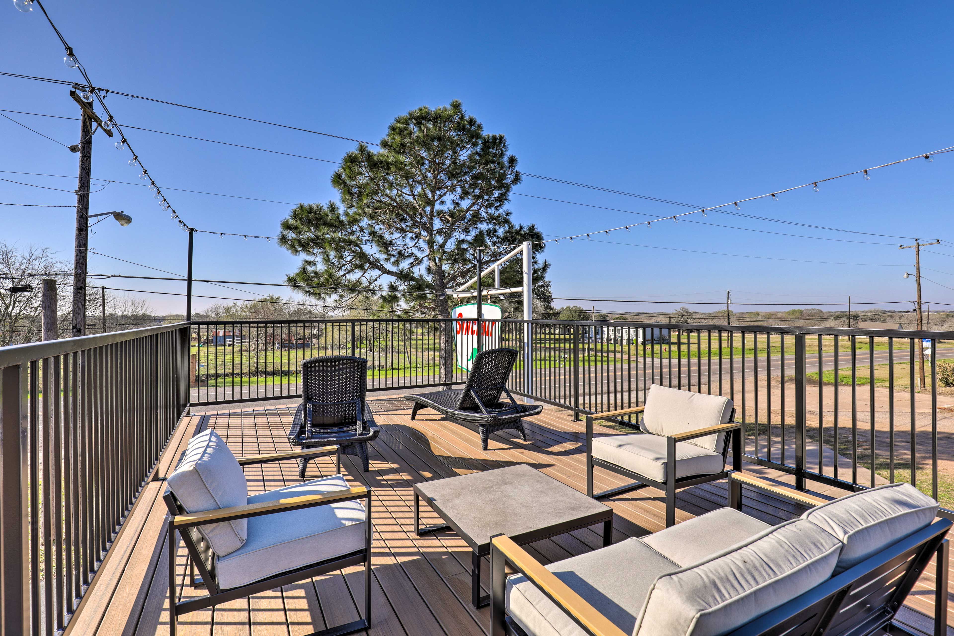 Rooftop Deck | Seating