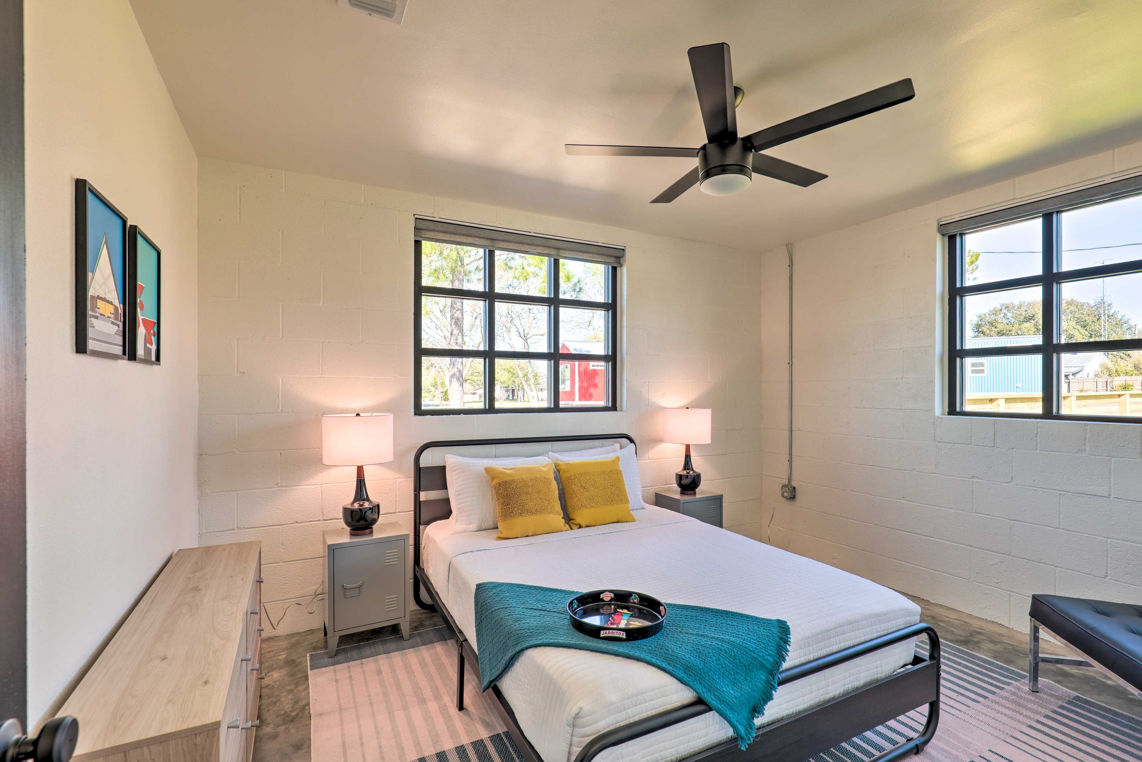 Bedroom 2 | Main Level | Queen Bed