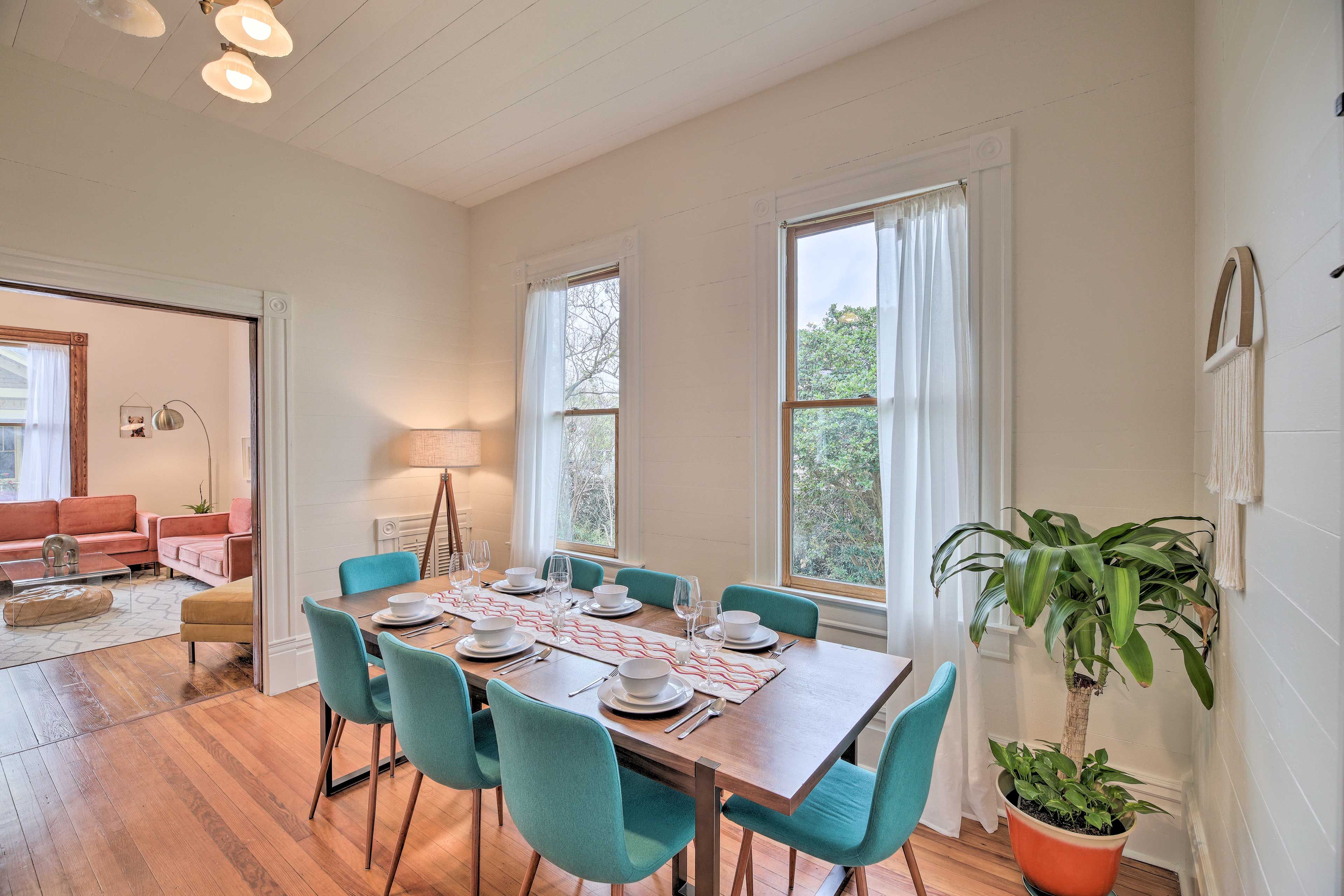 Dining Room | Dishware & Flatware Provided