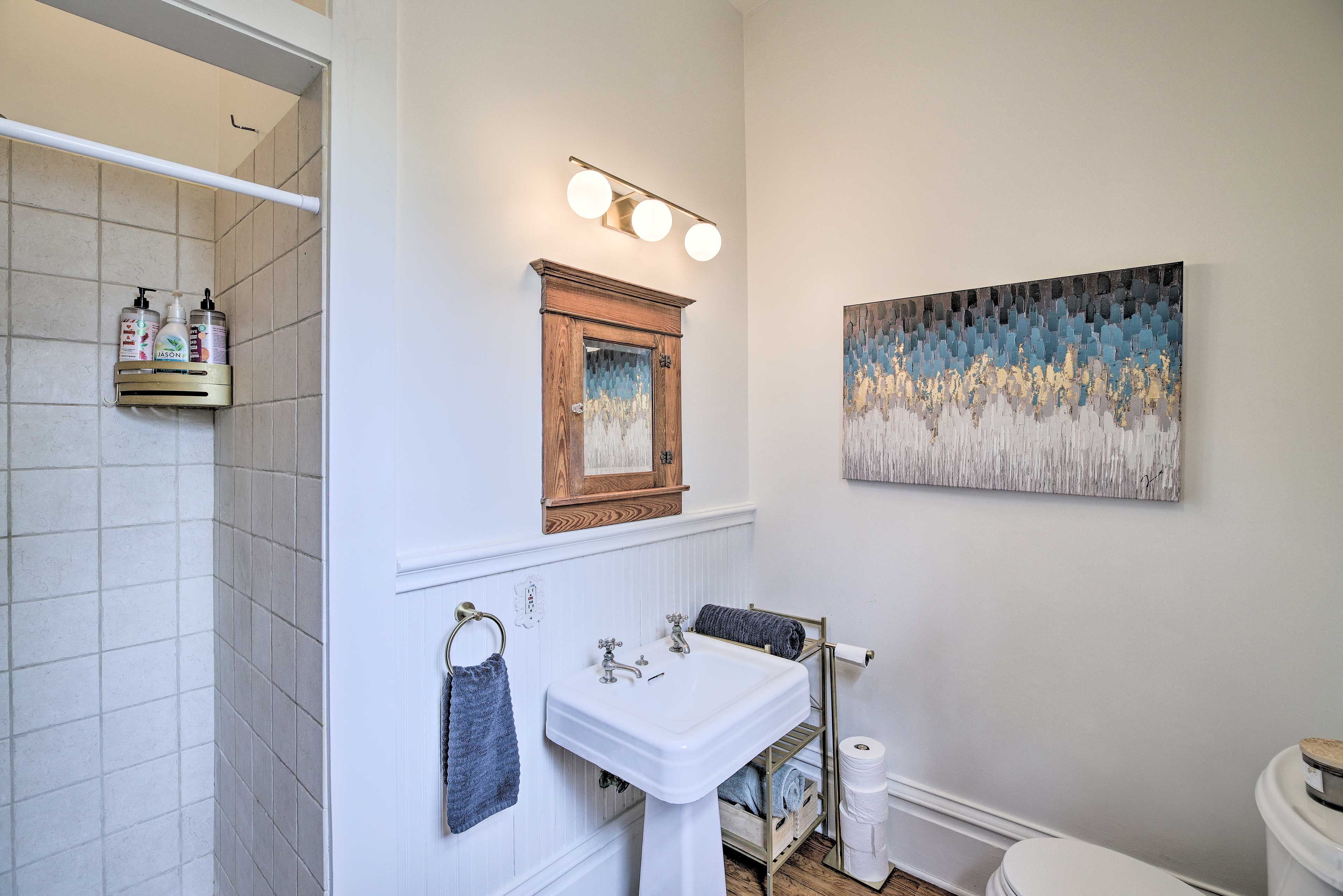En-Suite Bathroom | Complimentary Toiletries