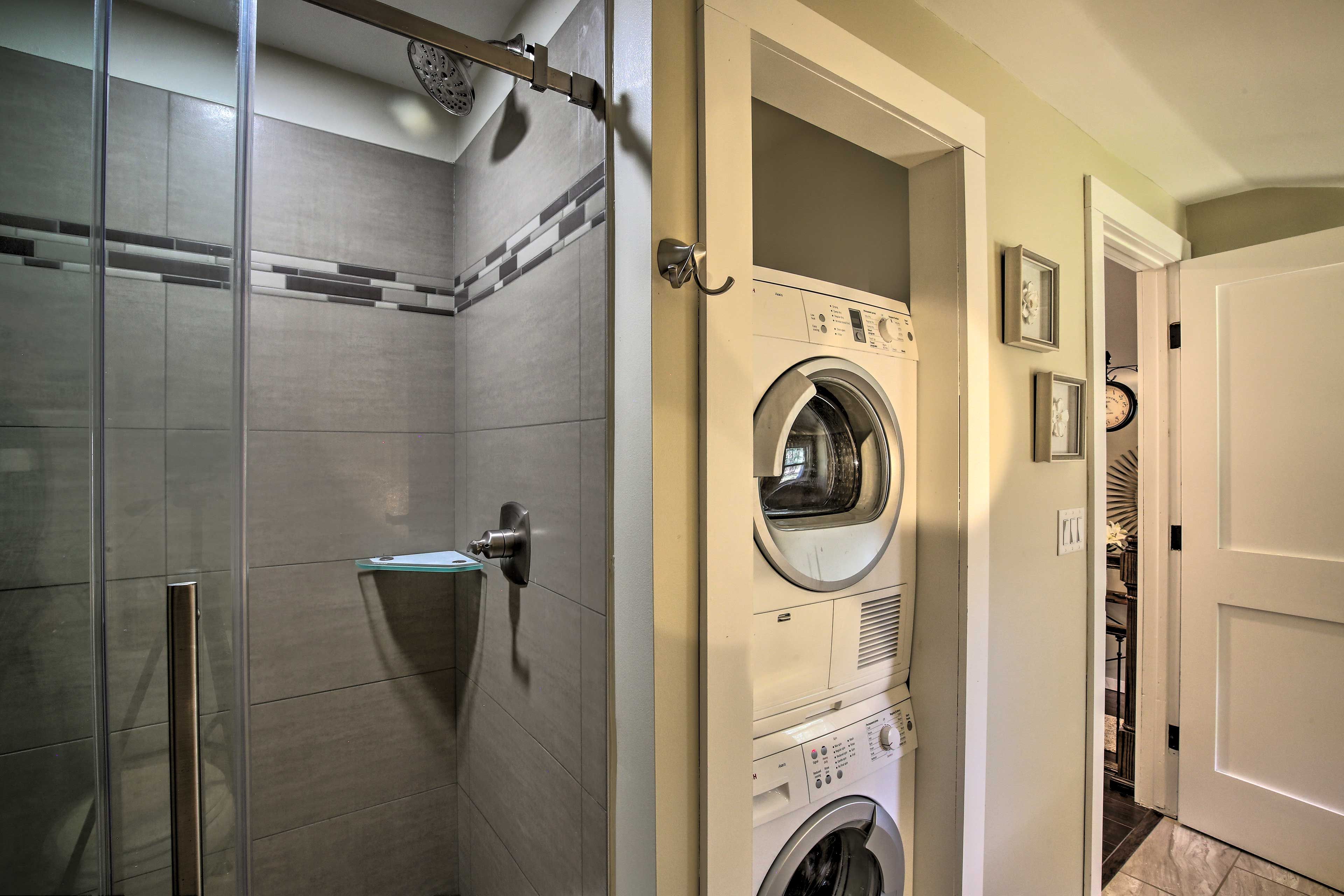 Full Bathroom | Washer & Dryer