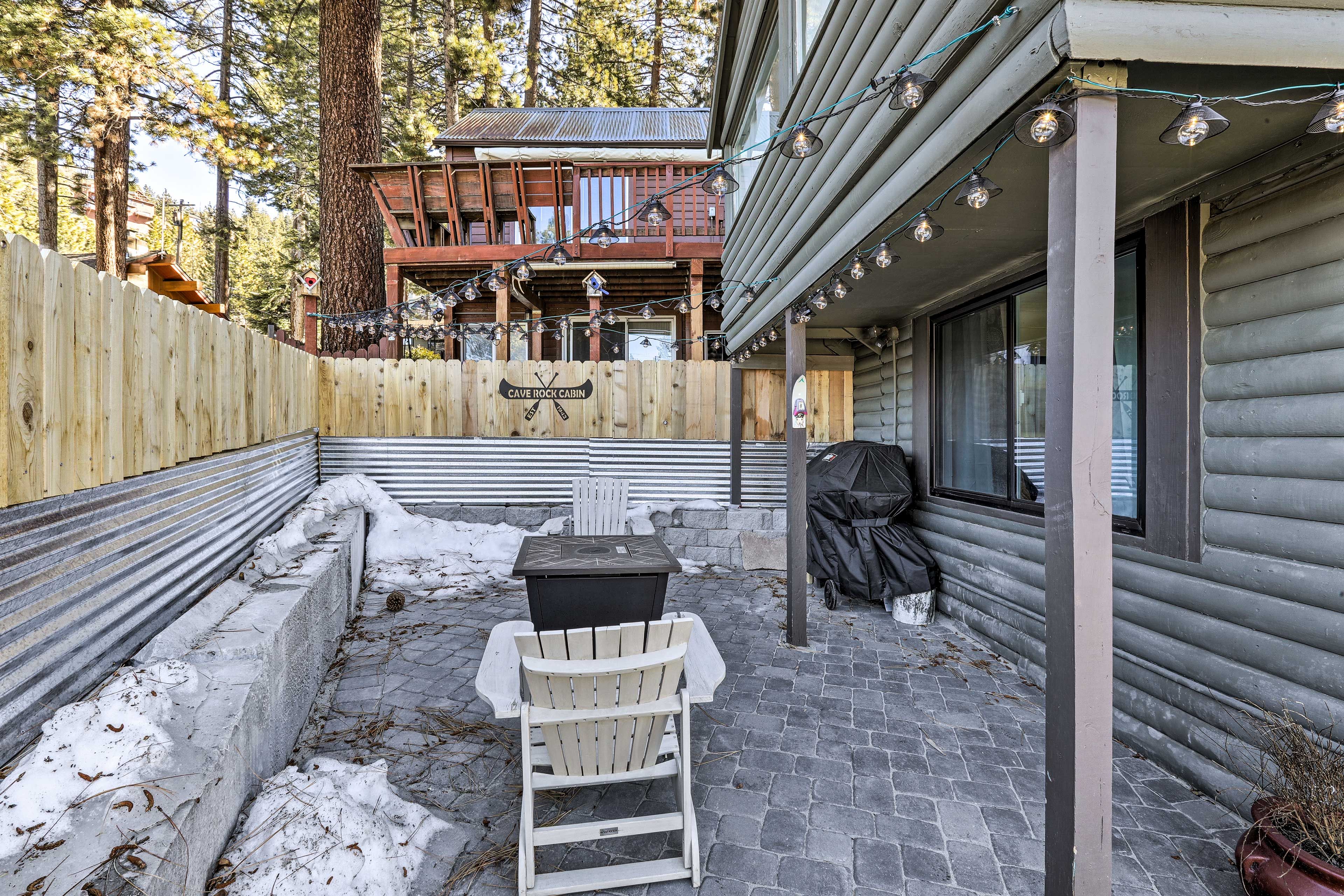 Private Patio | Gas Grill