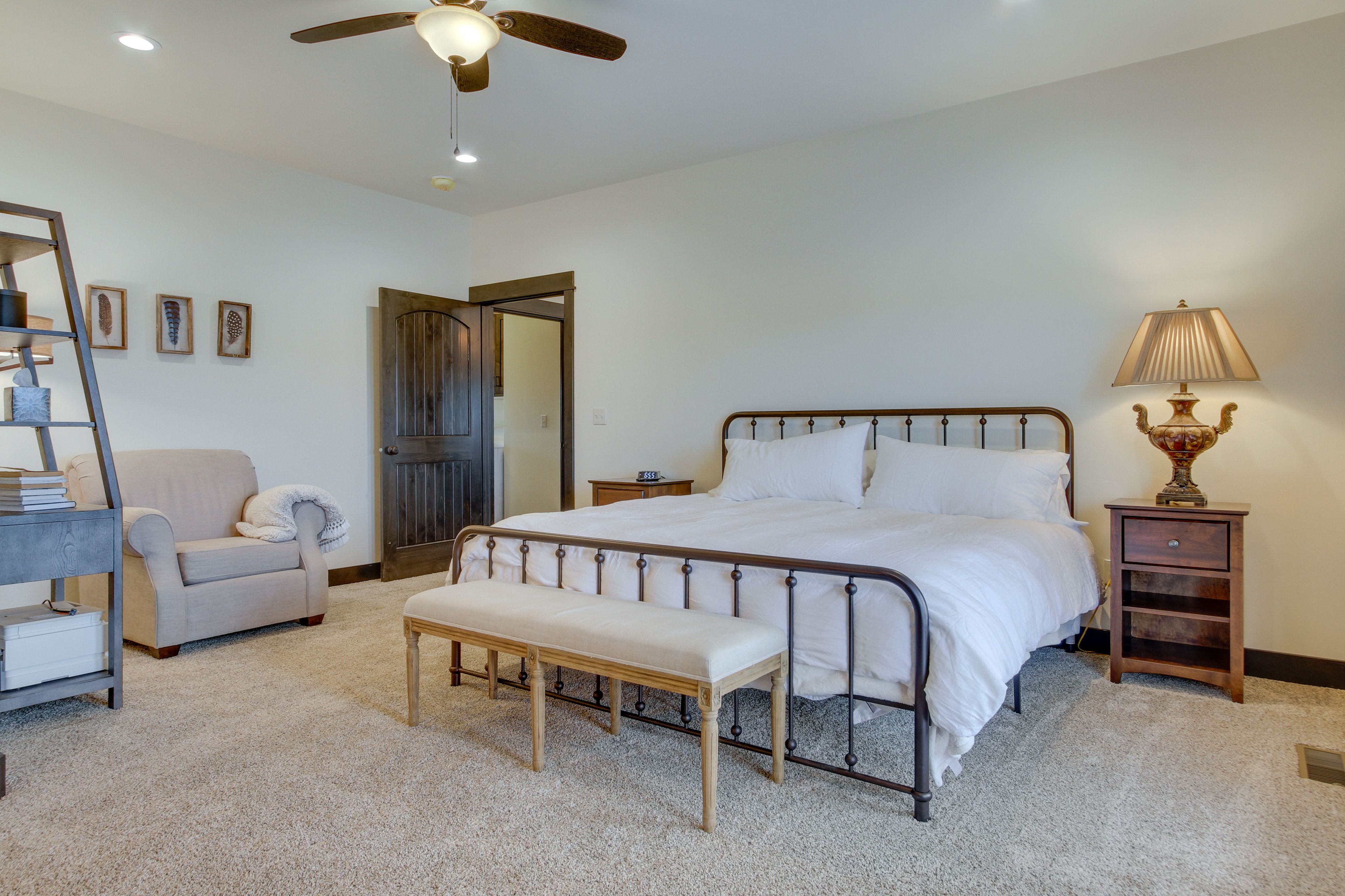 Bedroom 1 | King Bed | En-Suite Bathroom