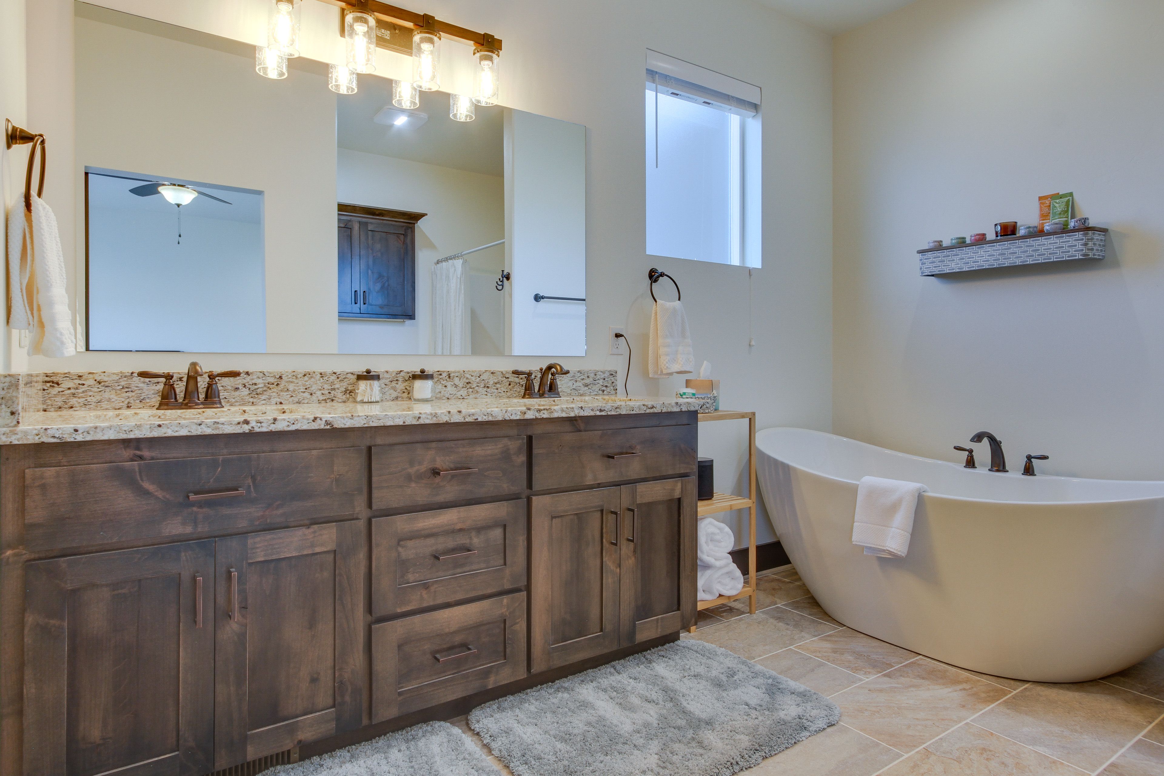 Full En-Suite Bathroom | Complimentary Toiletries