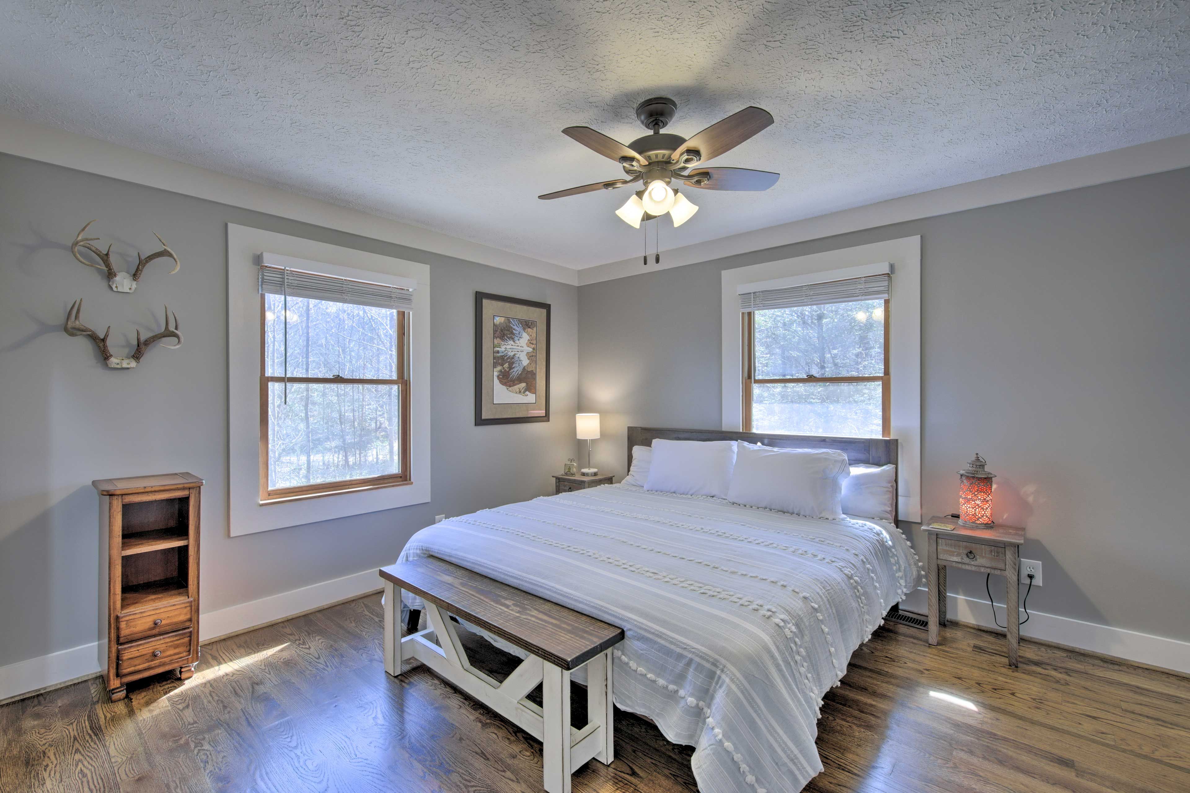 Bedroom 1 | King Bed | Linens Provided