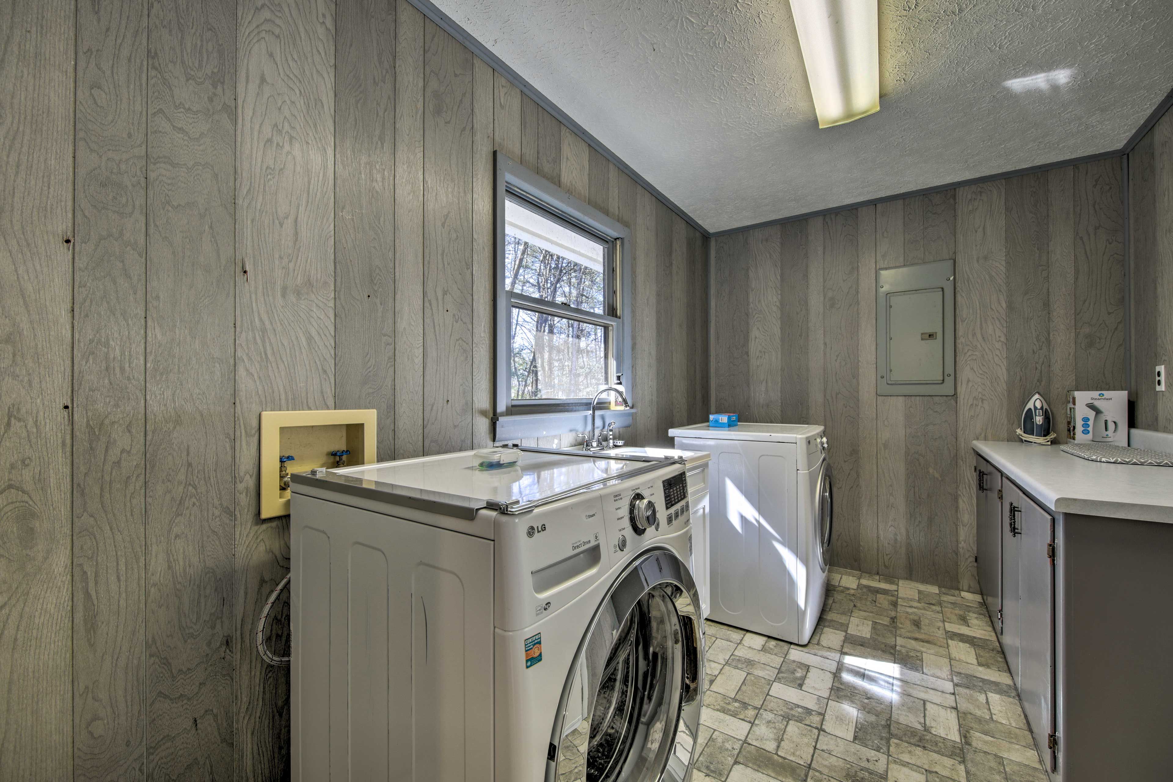 Laundry Room | Washer & Dryer