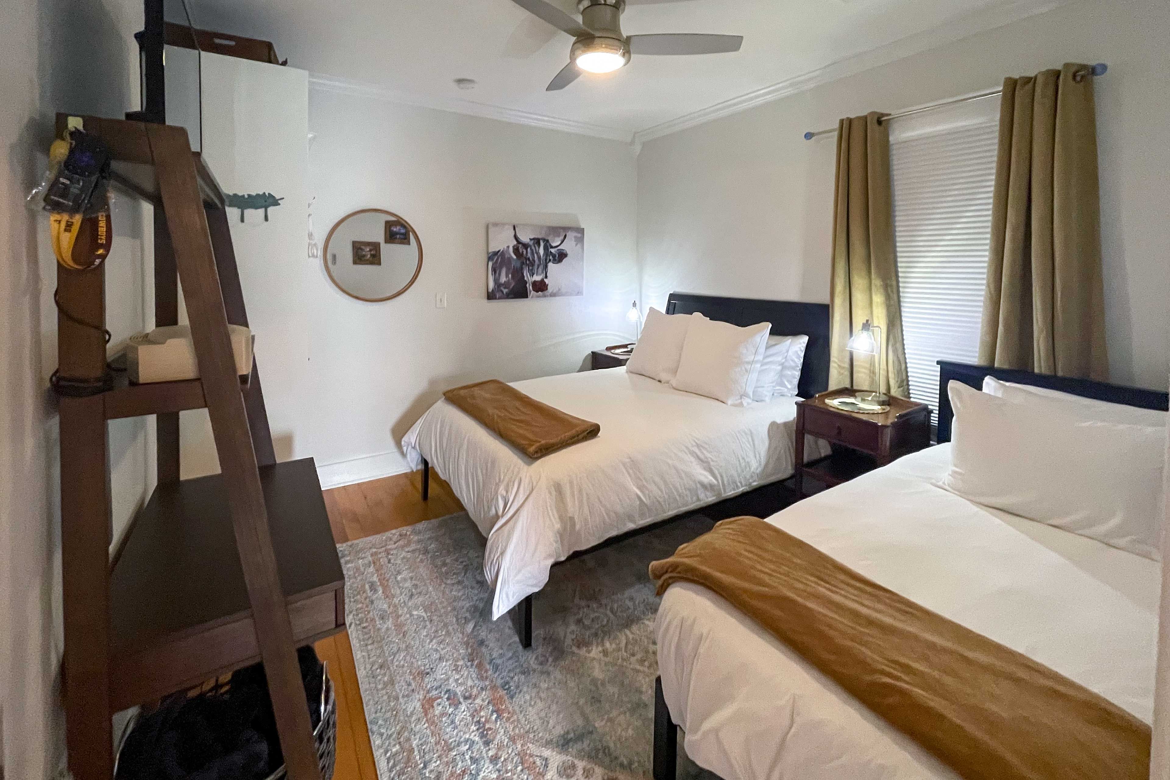 Bedroom 2 | Queen Bed | Twin Bed