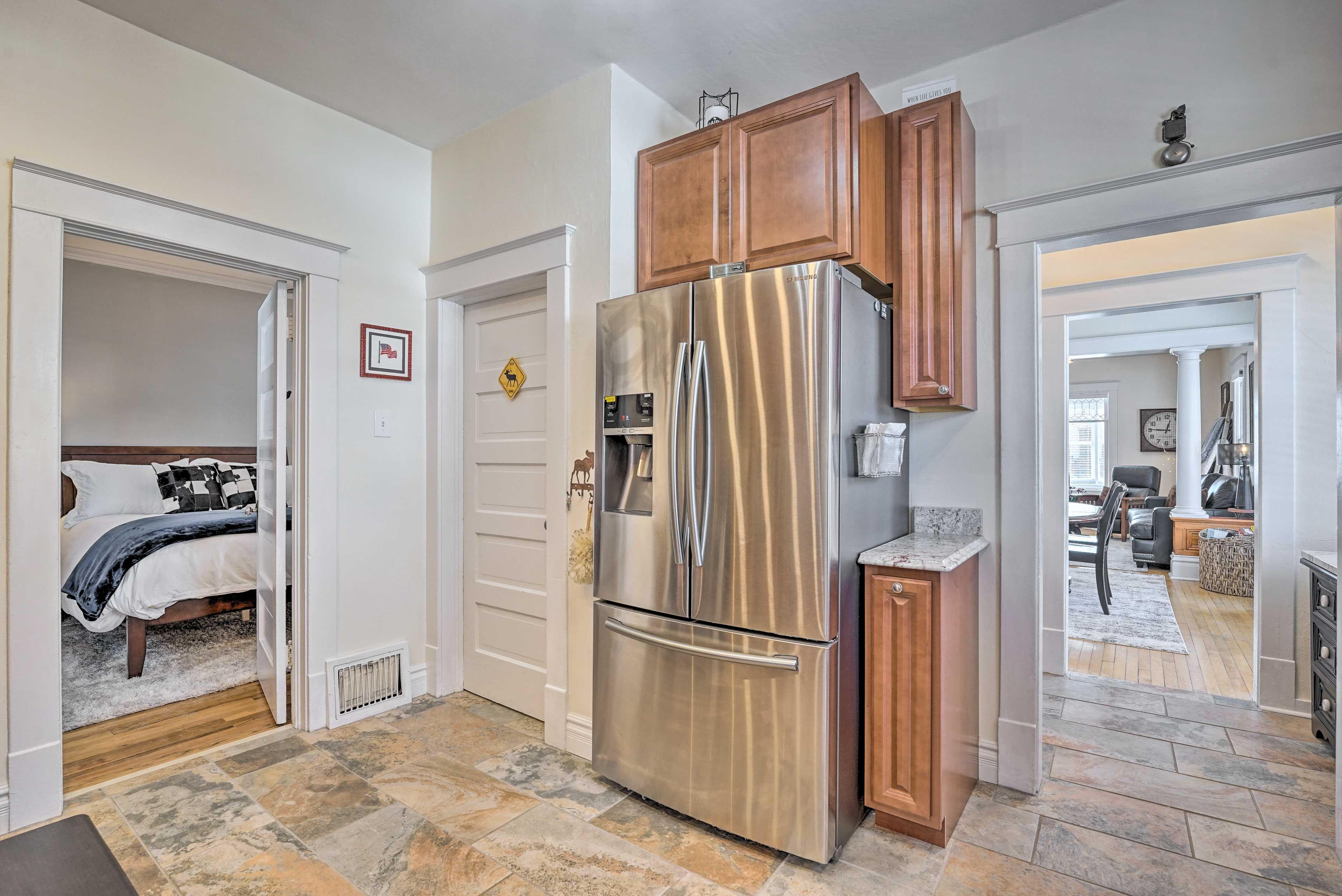Kitchen | Crock Pot | Air Fryer | Ninja Blender | Toaster