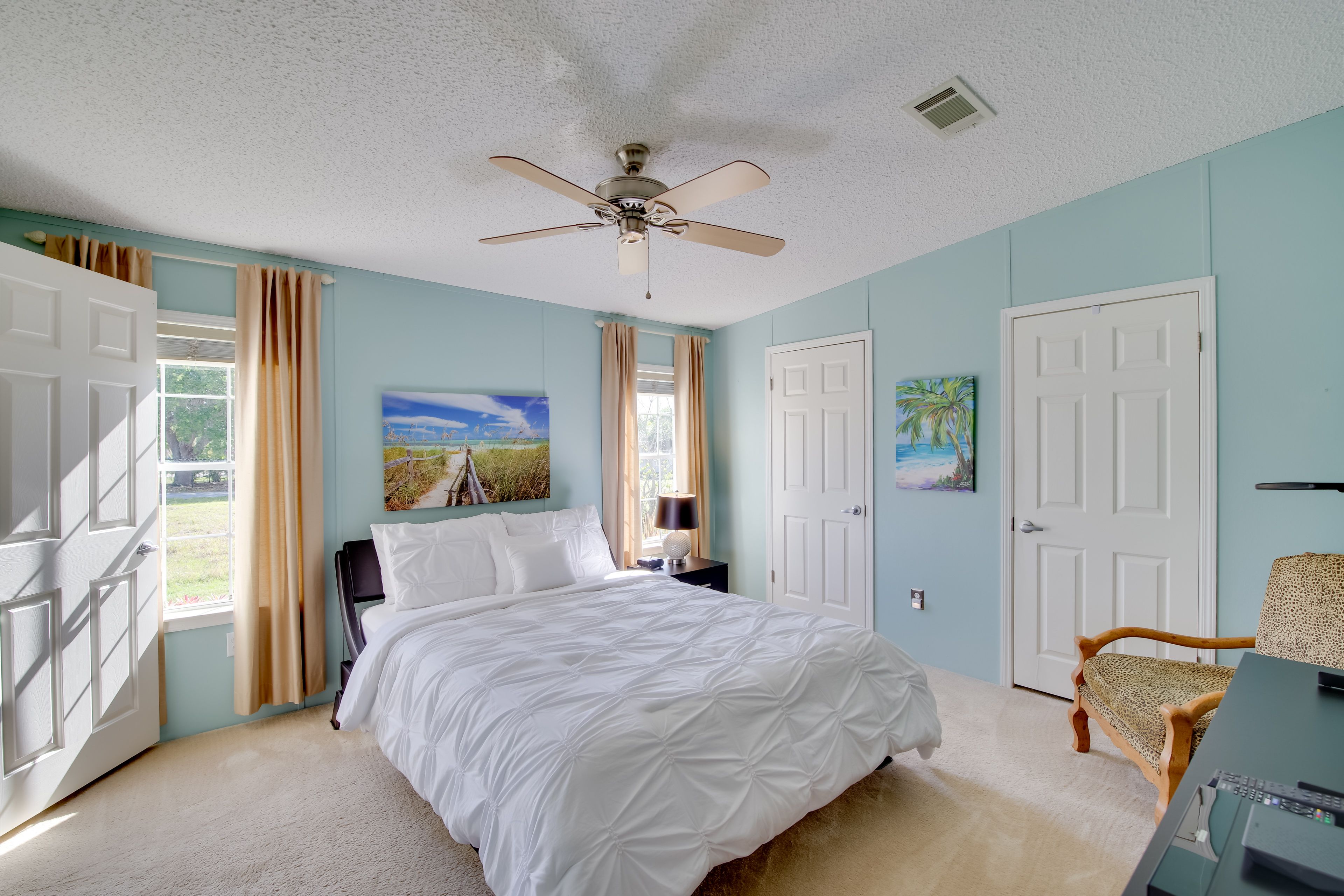 Bedroom 1 | Queen Bed | Linens Provided