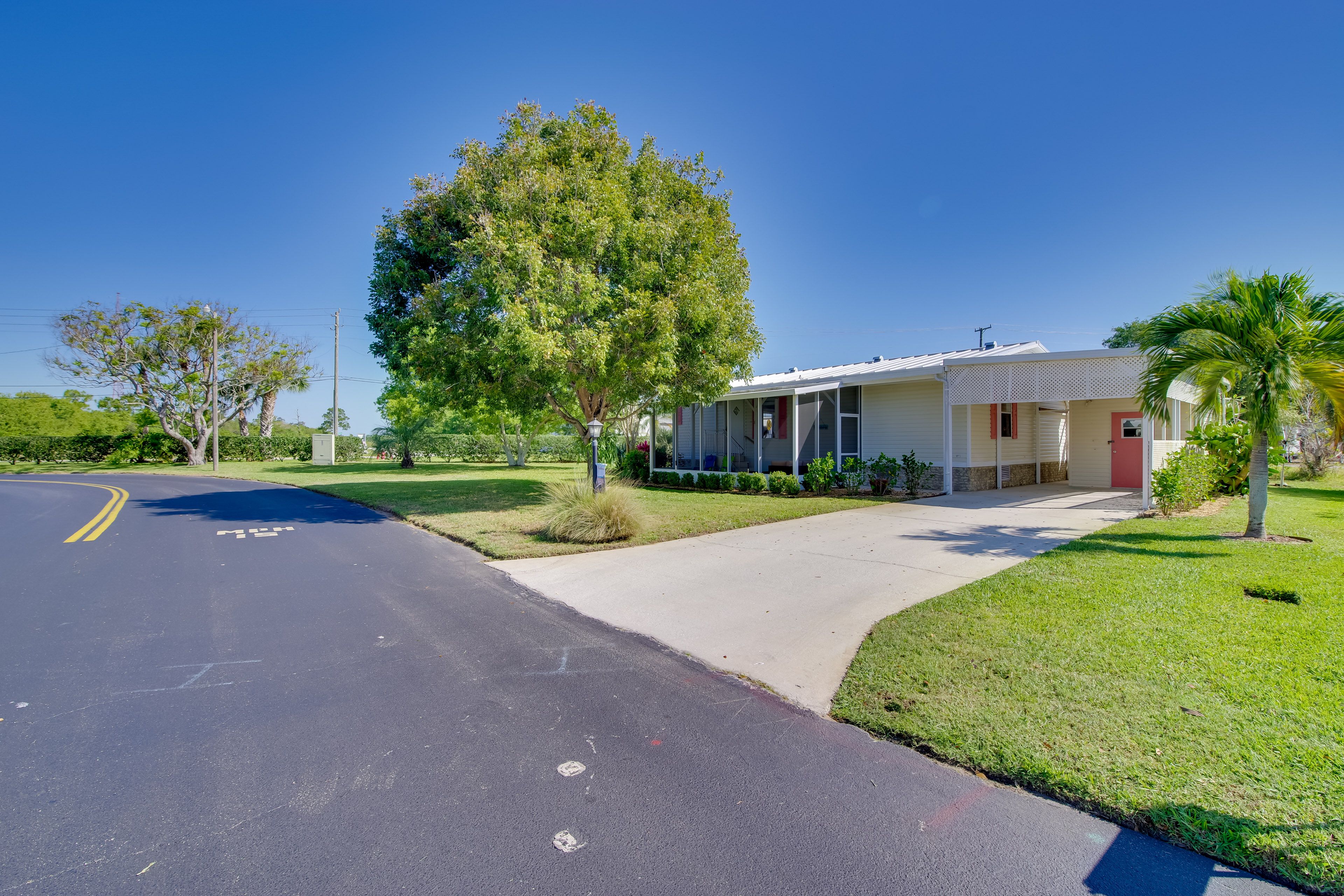 Parking | Carport (1 Vehicle) | Driveway (1 Vehicle) | RV/Trailer/Boat Parking