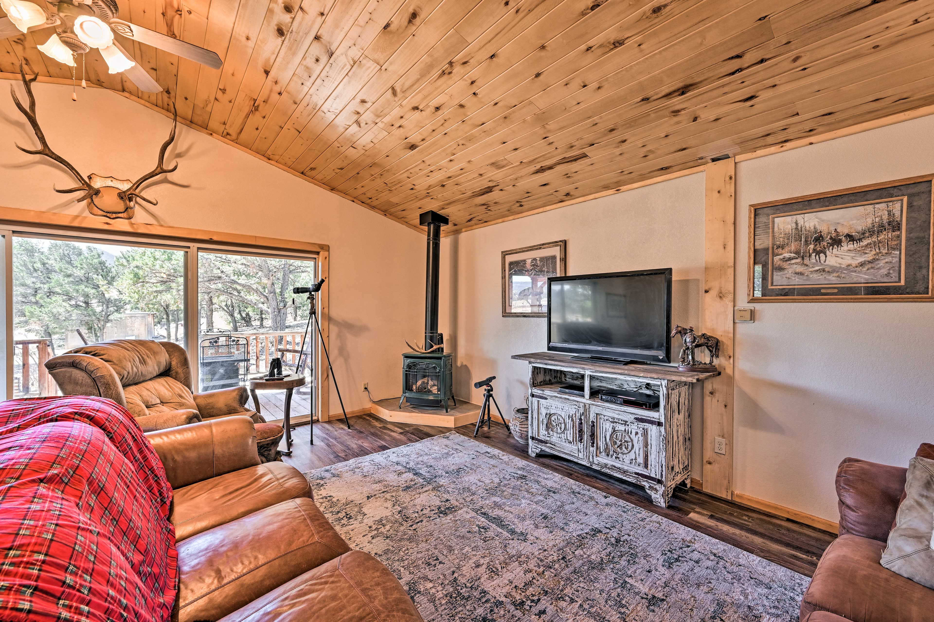 Great Room | Cable TV