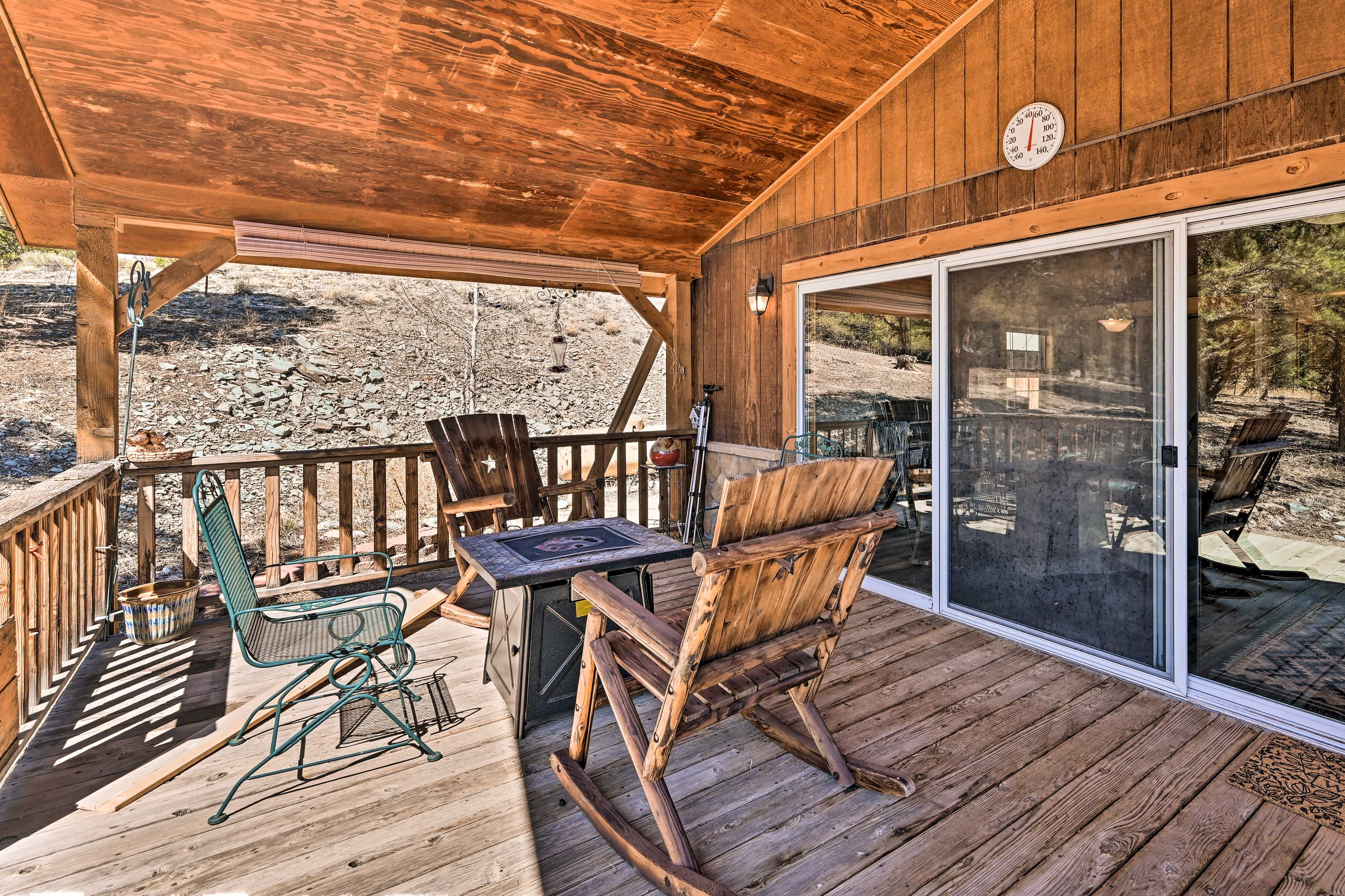 Covered Deck | Gas Fire Pit