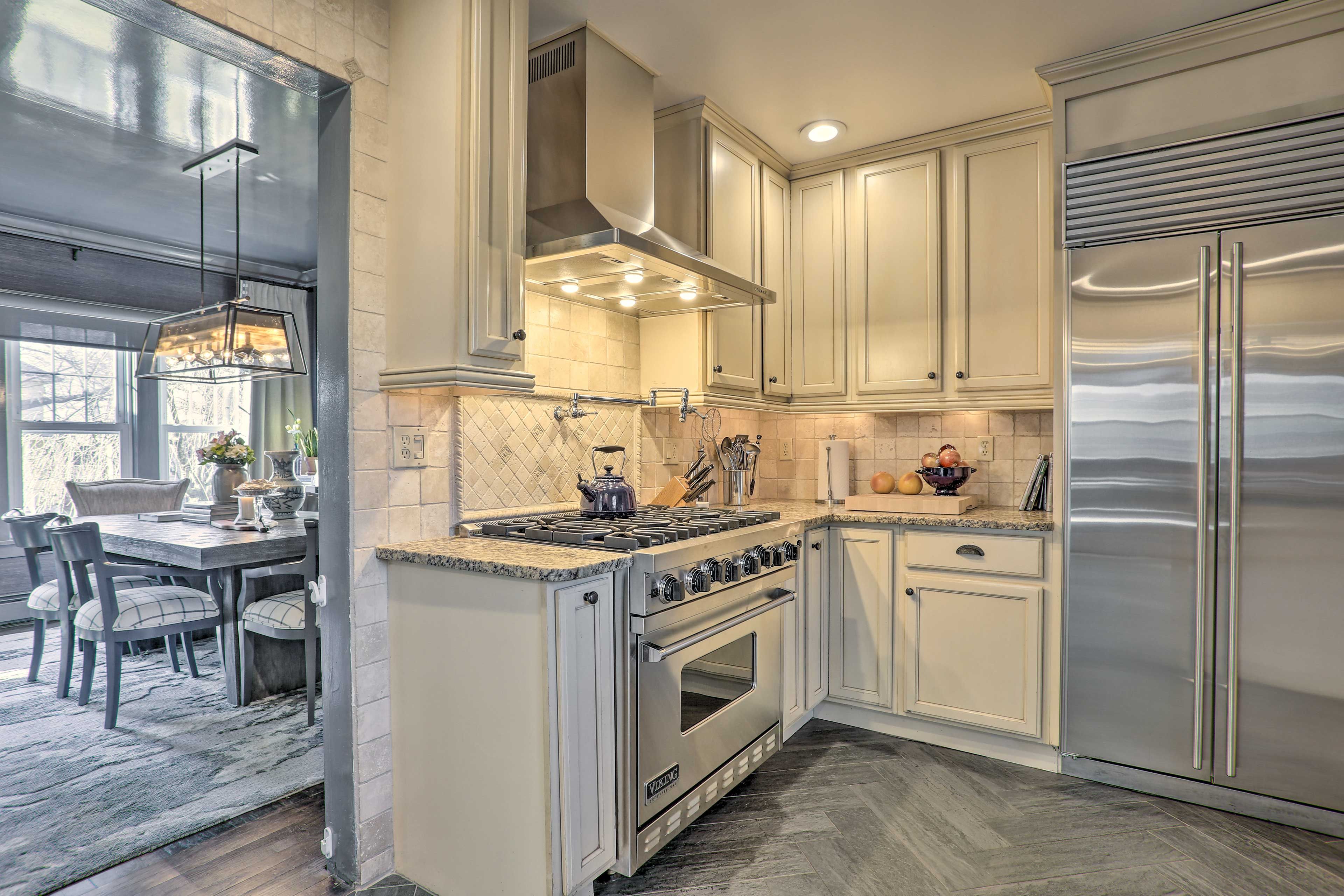 Fully Equipped Kitchen | Blender | Toaster