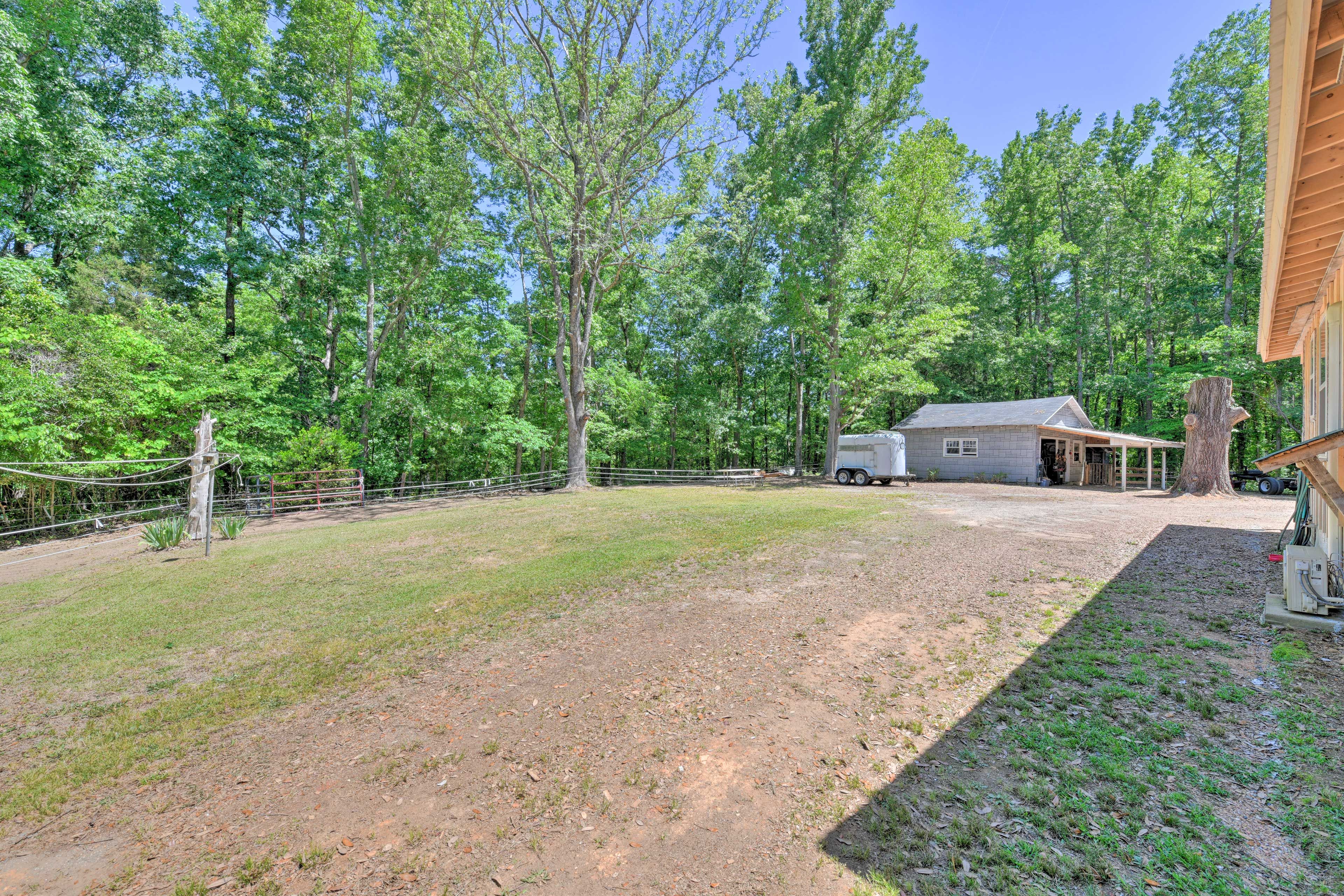Parking | Driveway (4 Vehicles) | RV/Trailer Parking